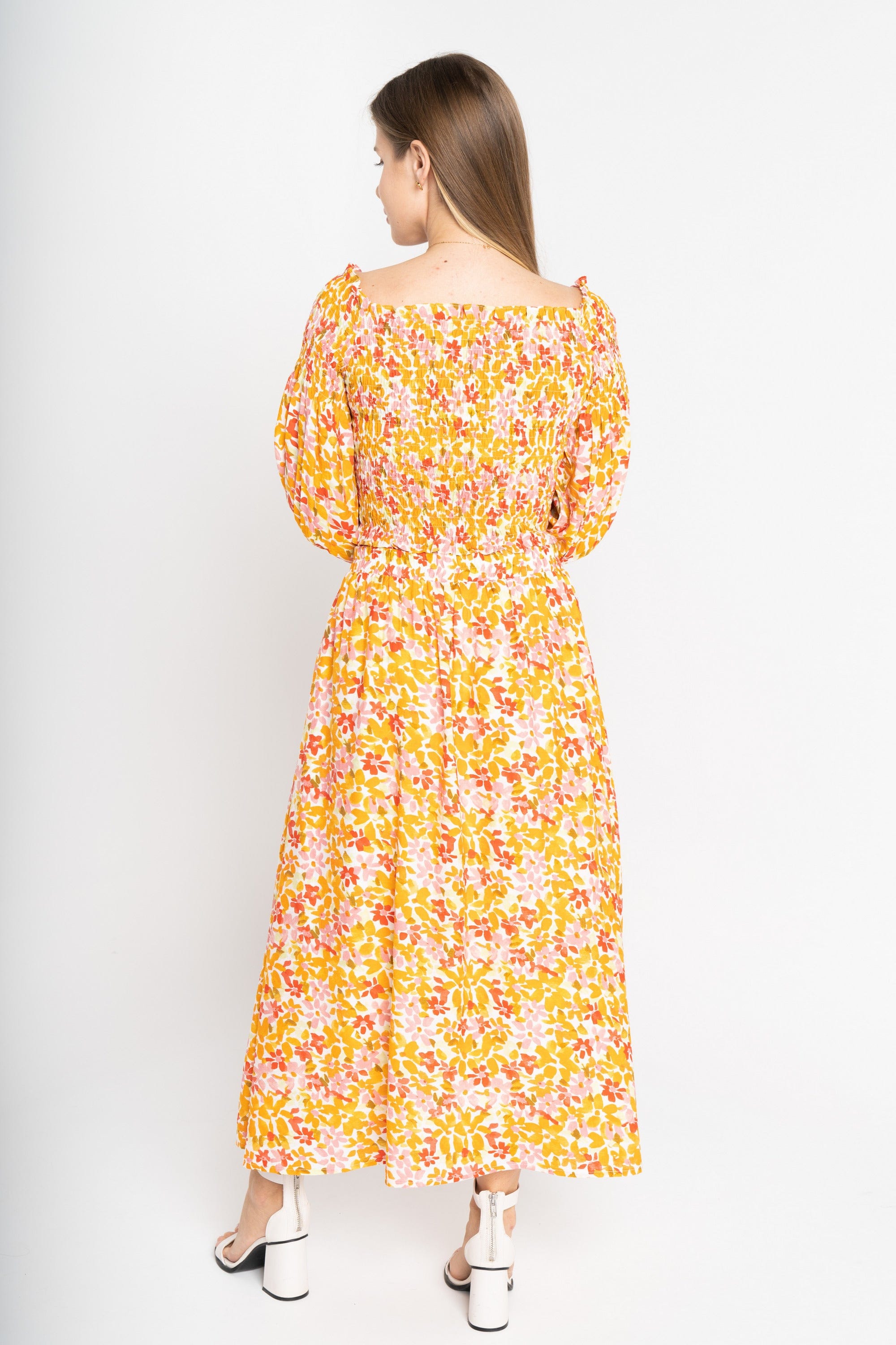 ู
ููุง ุจููุฒุฉ ุจุฃูู
ุงู
ุทูููุฉ ู
ูููุดุฉ ูุต ุจุทู