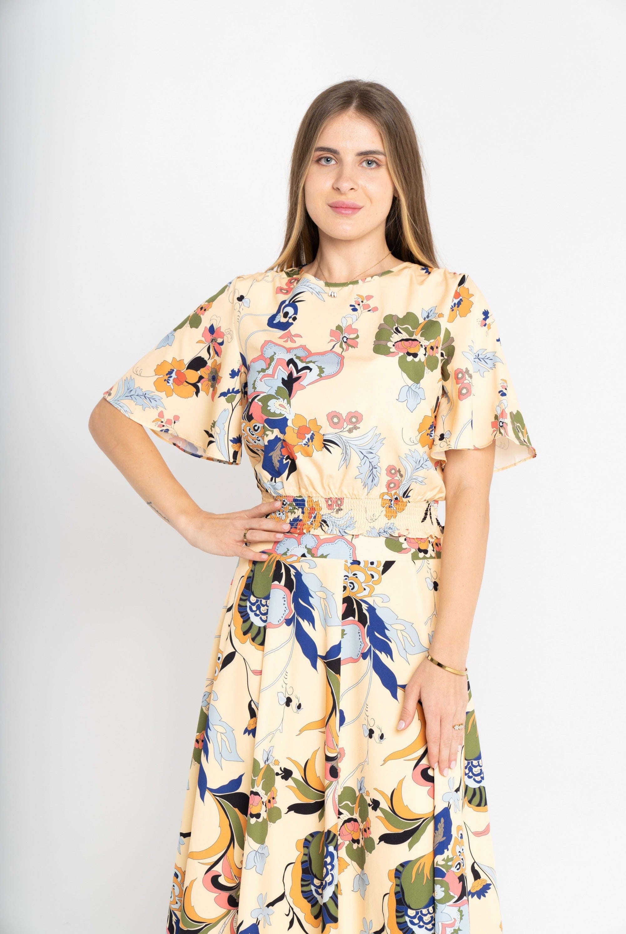 ميكا بلوزة بأكمام قصيرة مشجرة برقبة دائرية