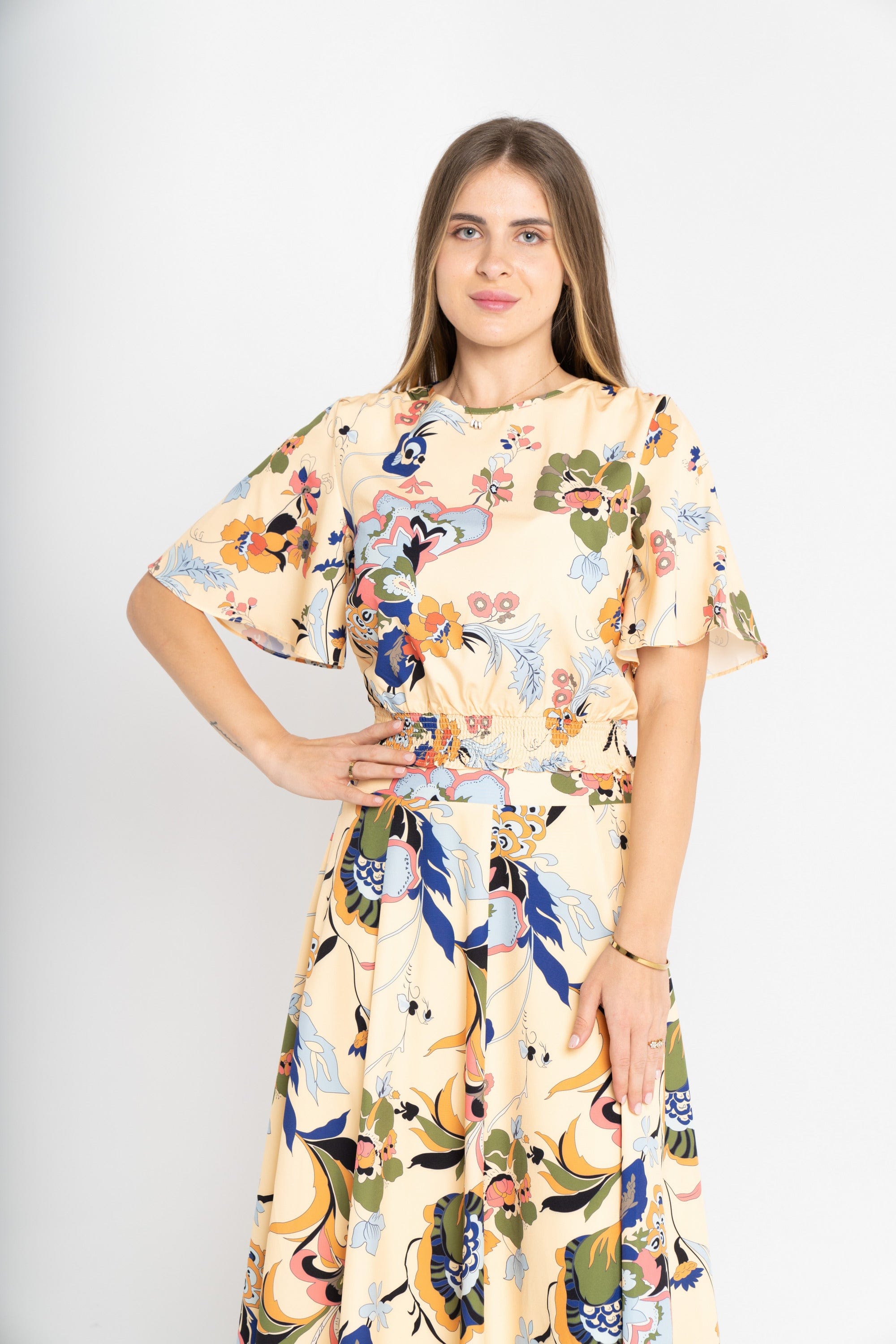 ميكا بلوزة بأكمام قصيرة مشجرة برقبة دائرية