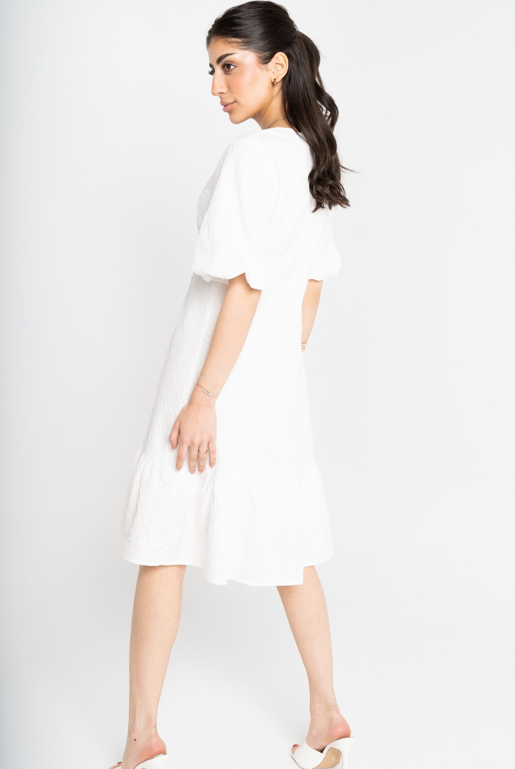 ميكا فستان قصير للركبة كم قصير بف بياقة دائرية