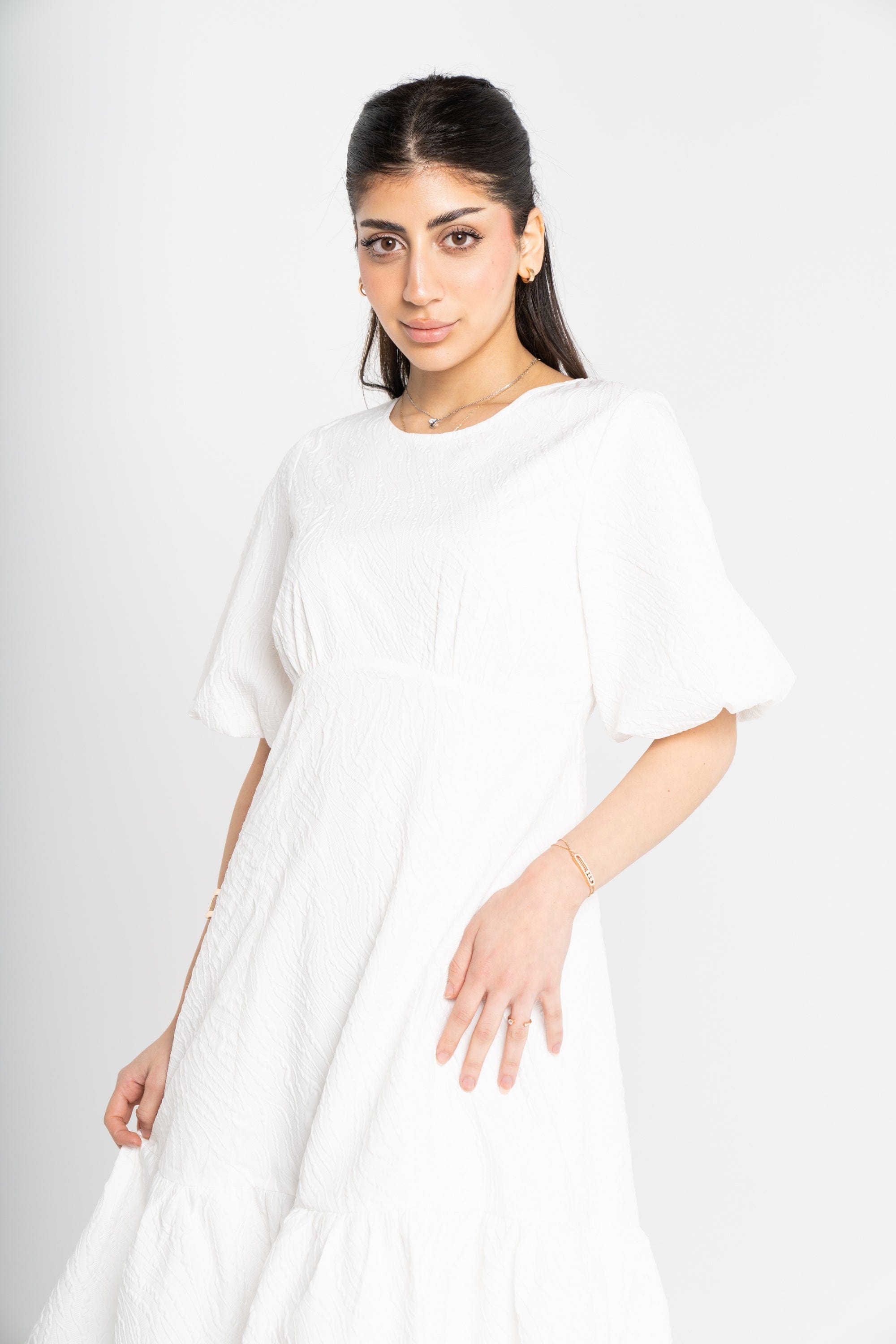 ميكا فستان قصير للركبة كم قصير بف بياقة دائرية