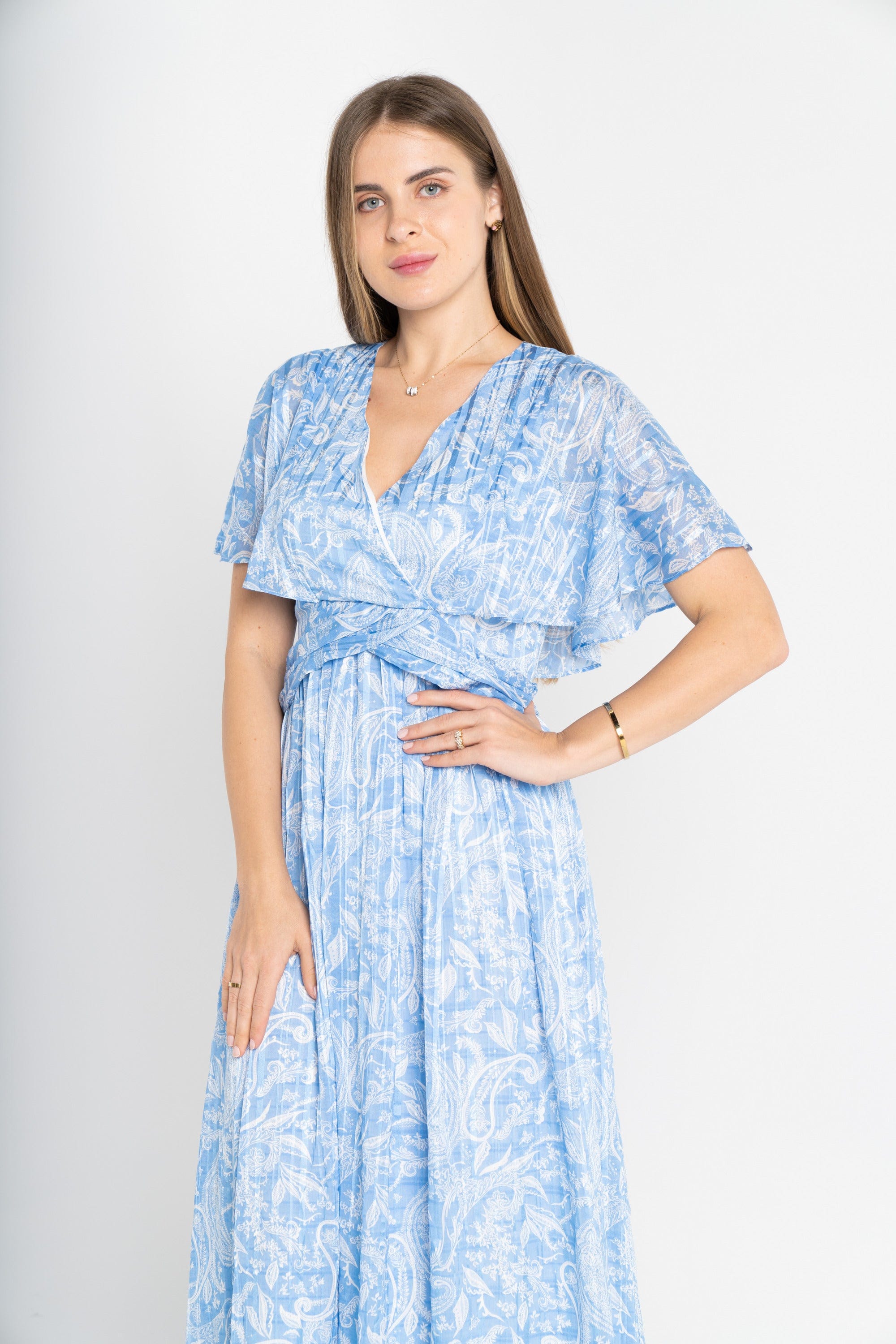 ู
ููุง ูุณุชุงู ุทููู ุจุฃูู
ุงู
ูุตูุฑุฉ ู
ุดุฌุฑ ู
ุฒู
ูู
ู
ู ุงูุตุฏุฑ