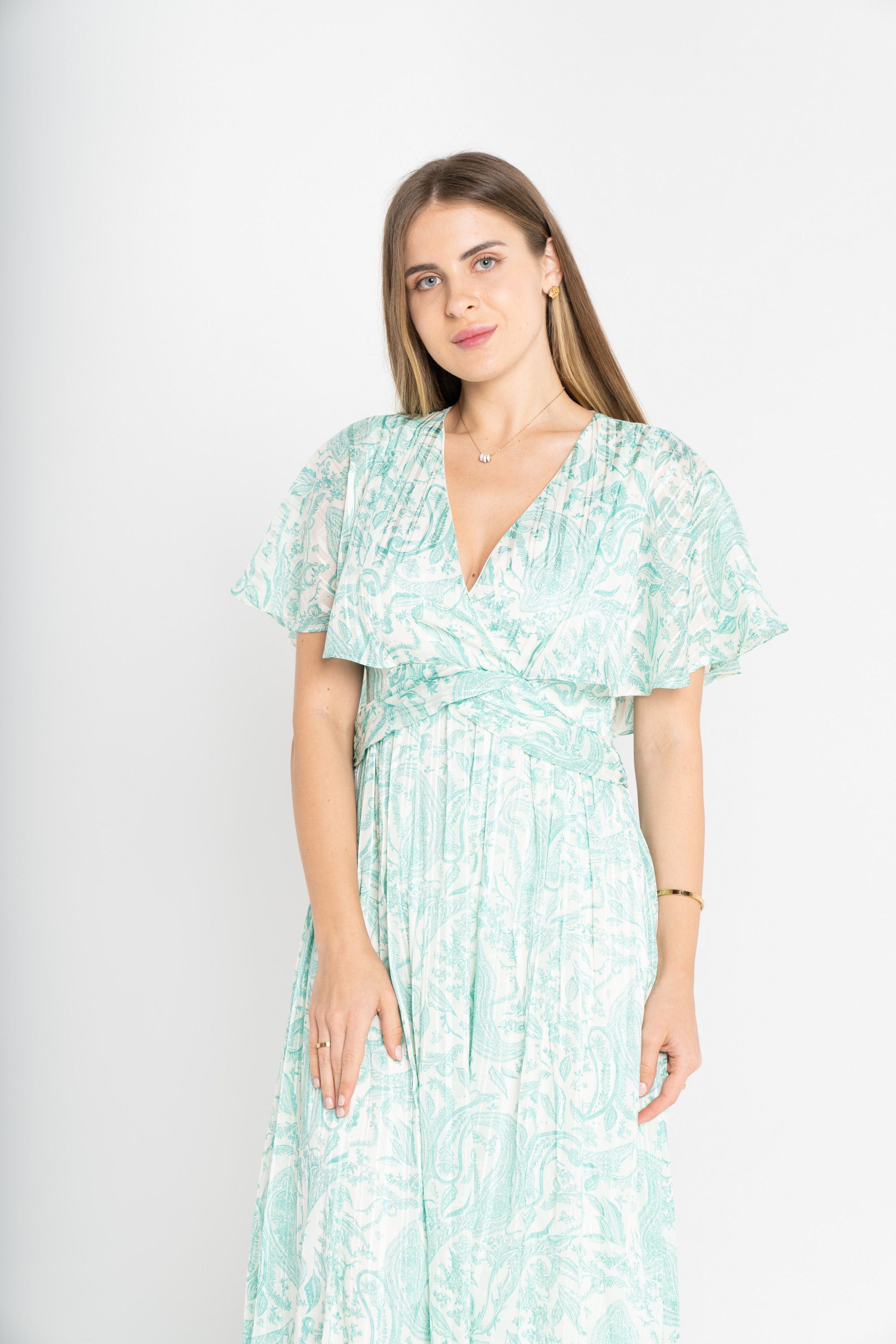 ู
ููุง ูุณุชุงู ุทููู ุจุฃูู
ุงู
ูุตูุฑุฉ ู
ุดุฌุฑ ู
ุฒู
ูู
ู
ู ุงูุตุฏุฑ