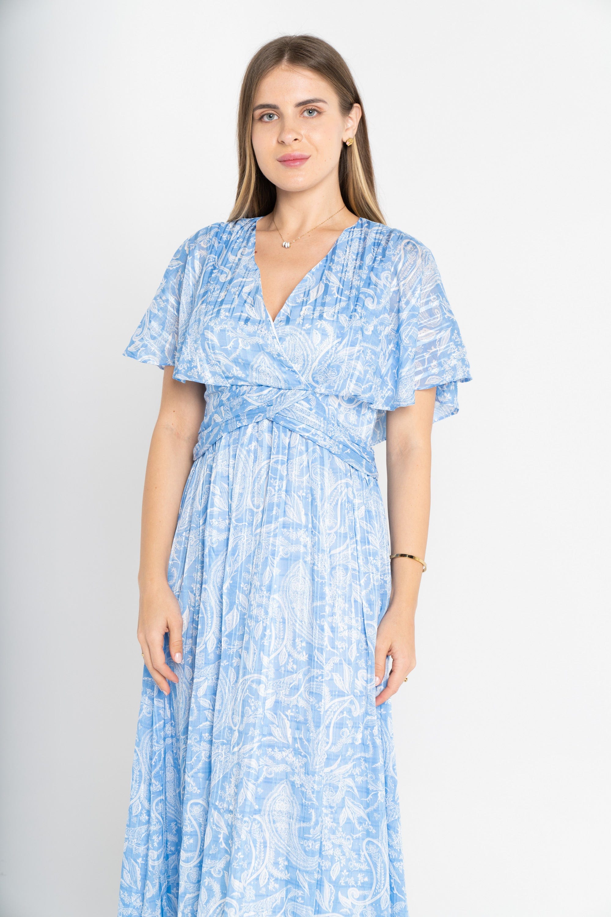 ู
ููุง ูุณุชุงู ุทููู ุจุฃูู
ุงู
ูุตูุฑุฉ ู
ุดุฌุฑ ู
ุฒู
ูู
ู
ู ุงูุตุฏุฑ