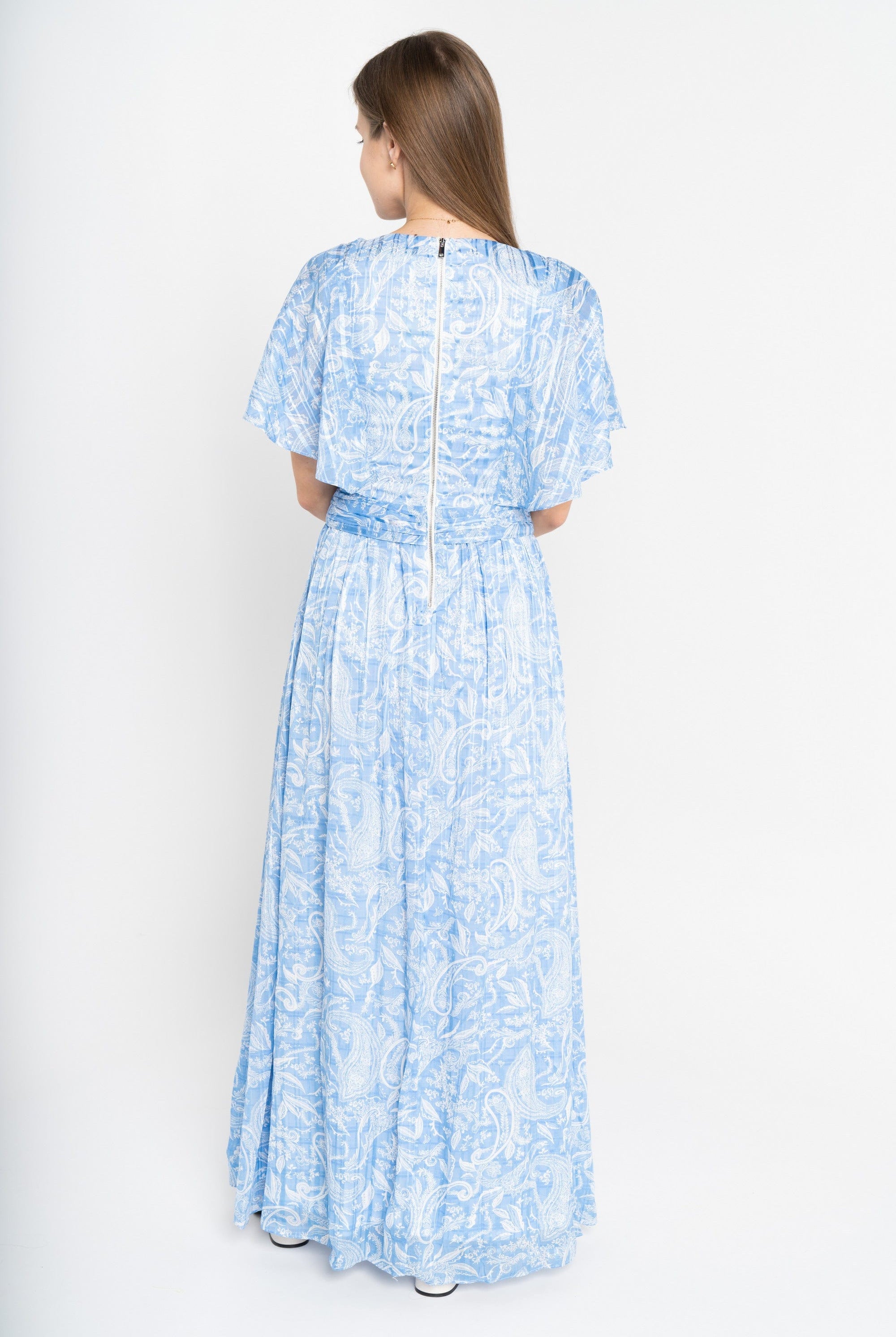 ميكا فستان طويل بأكمام قصيرة مشجر مزموم من الصدر