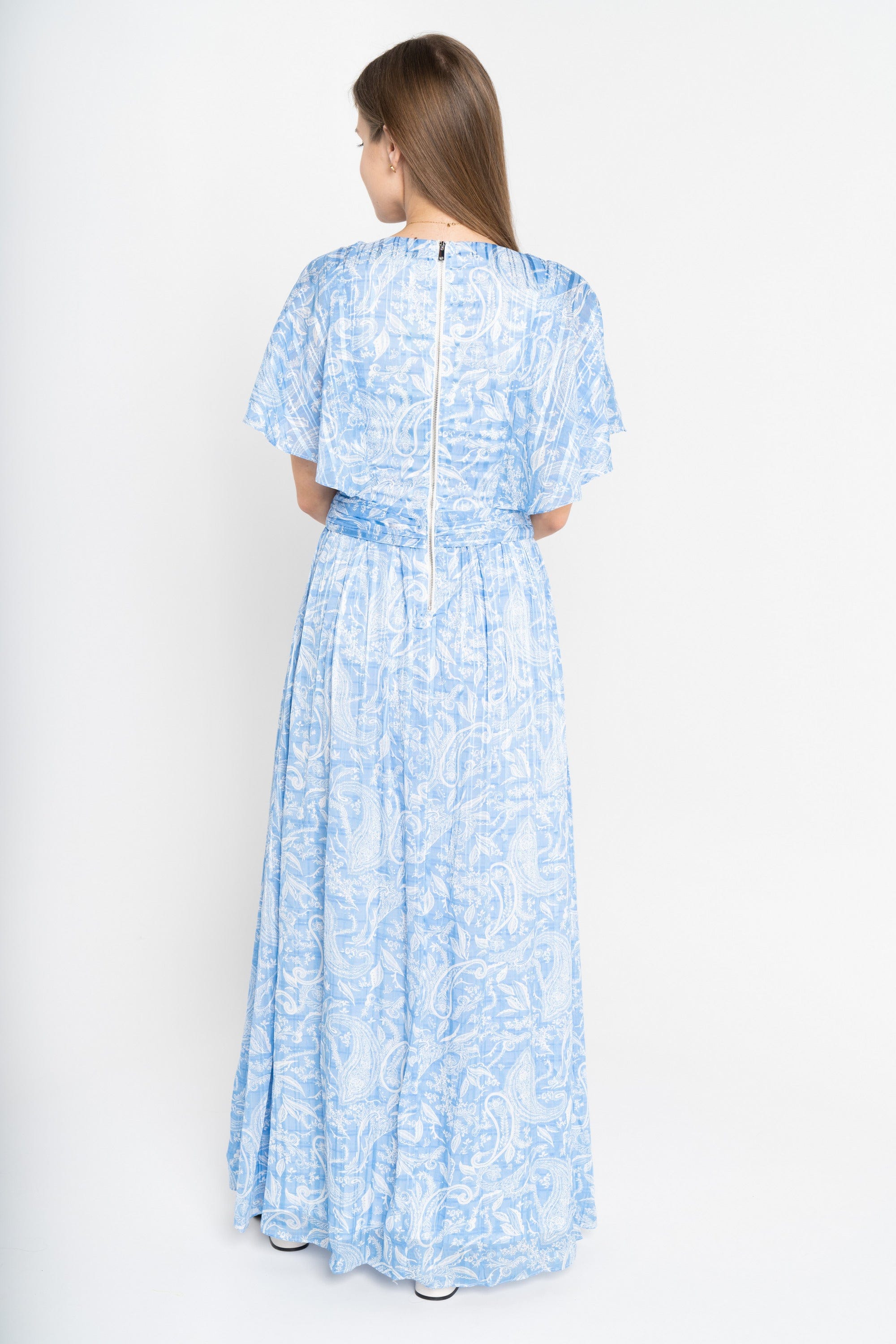 ู
ููุง ูุณุชุงู ุทููู ุจุฃูู
ุงู
ูุตูุฑุฉ ู
ุดุฌุฑ ู
ุฒู
ูู
ู
ู ุงูุตุฏุฑ