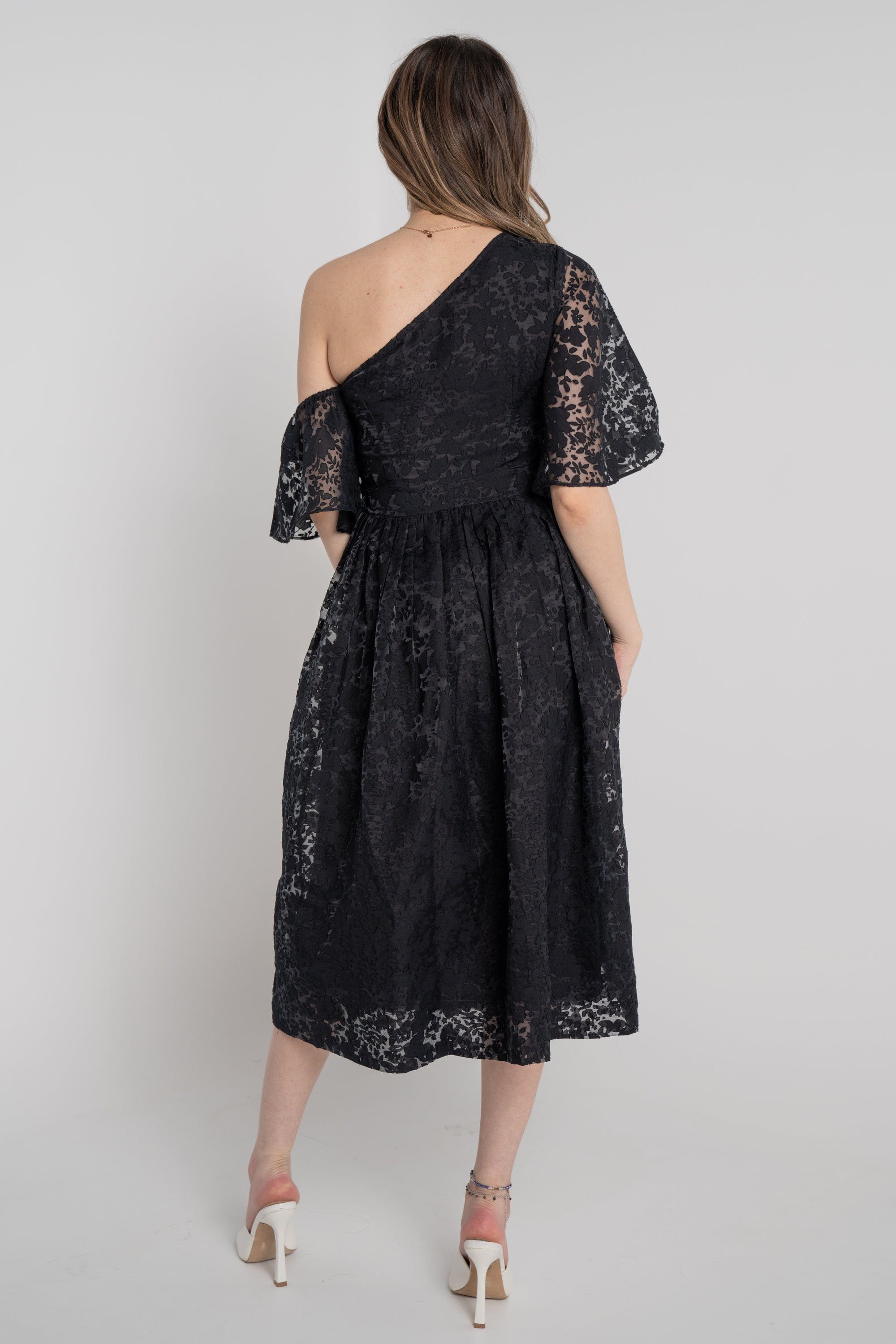 ู
ููุง ูุณุชุงู ู
ูุฏู ุจุฃูู
ุงู
ูุตูุฑุฉ ุดูุงู ูุชู ููุชู