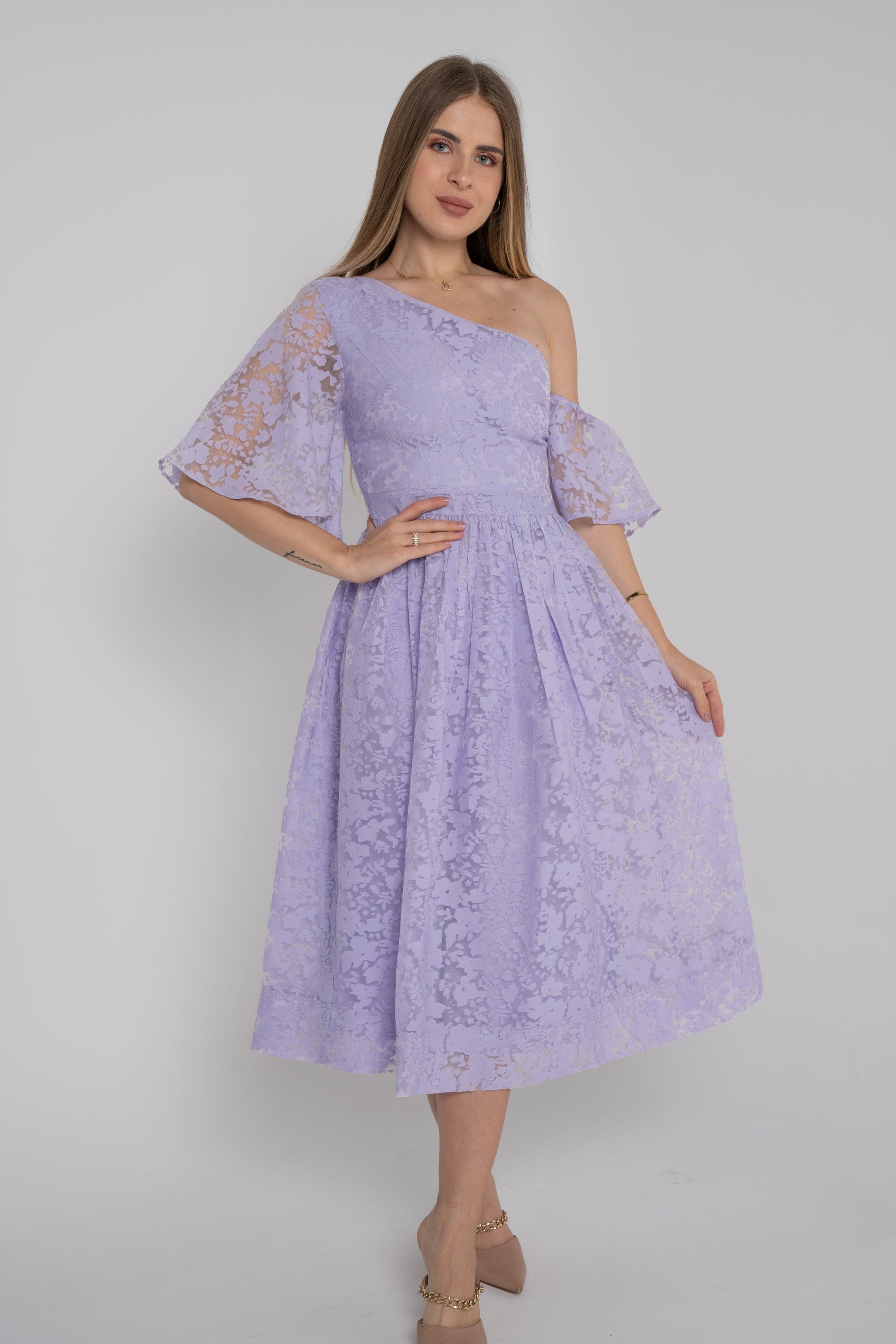 ู
ููุง ูุณุชุงู ู
ูุฏู ุจุฃูู
ุงู
ูุตูุฑุฉ ุดูุงู ูุชู ููุชู