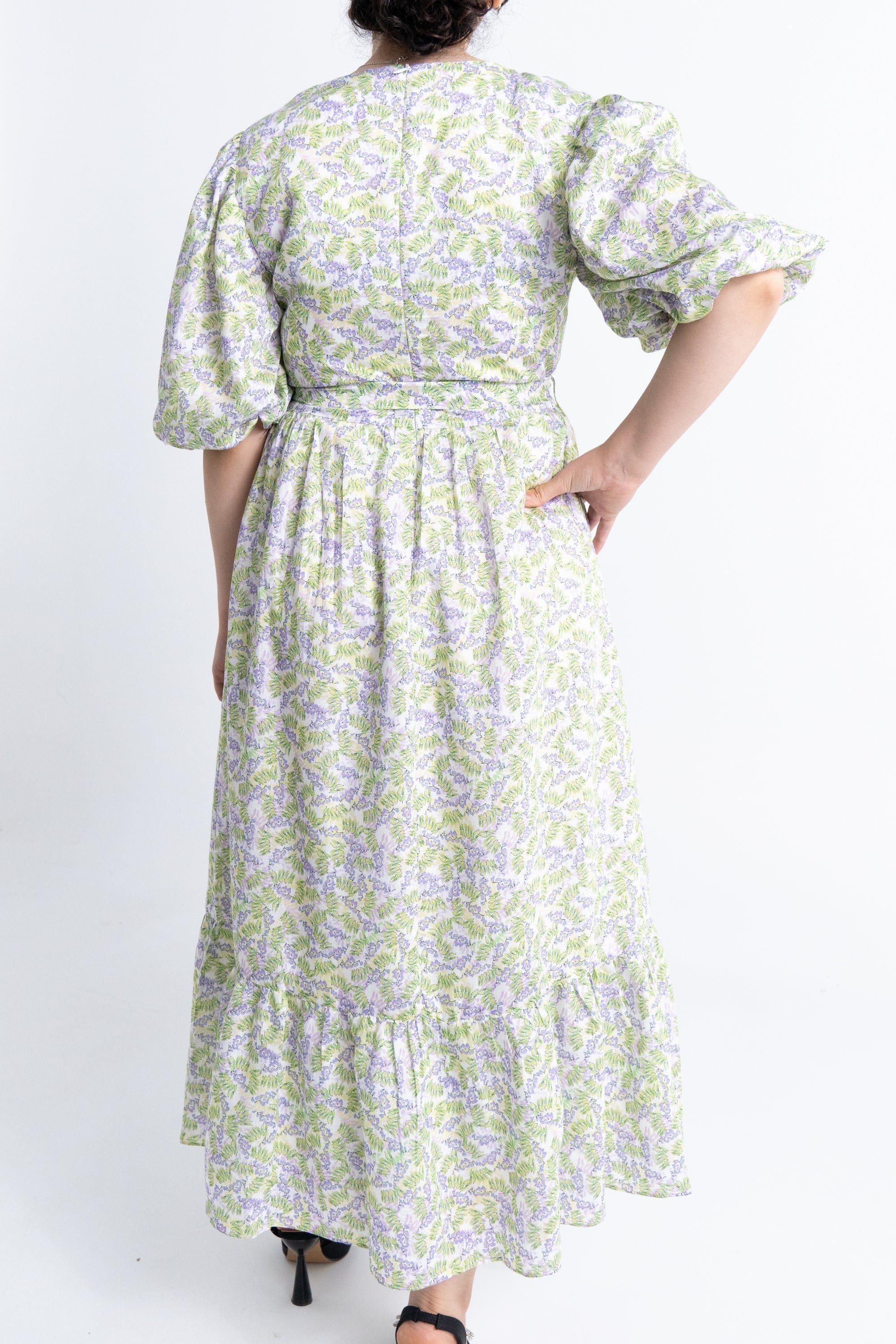 ميكا فستان ميدي بأكمام قصيرة بف مشجر