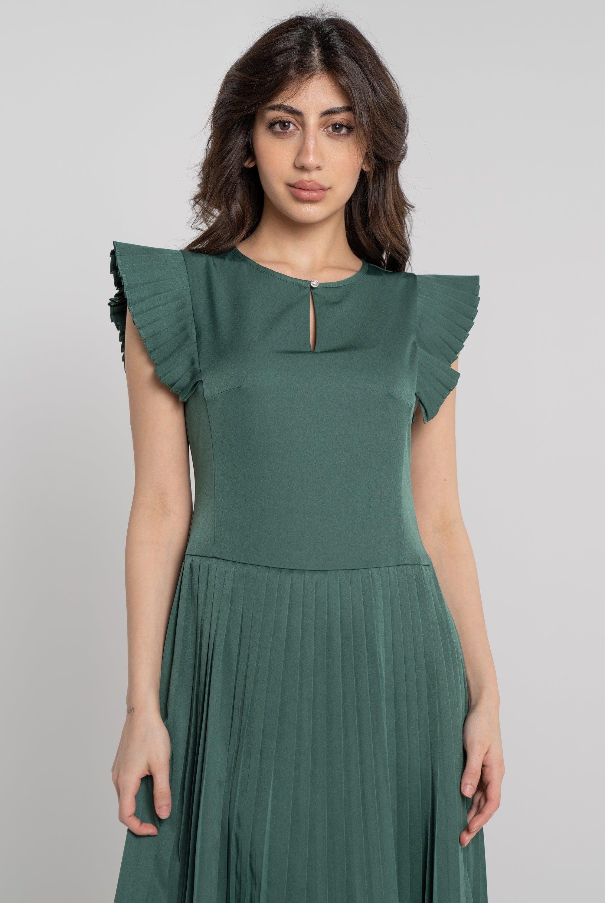 ميكا فستان ميدي فراشة بدون أكمام مزين بليسية