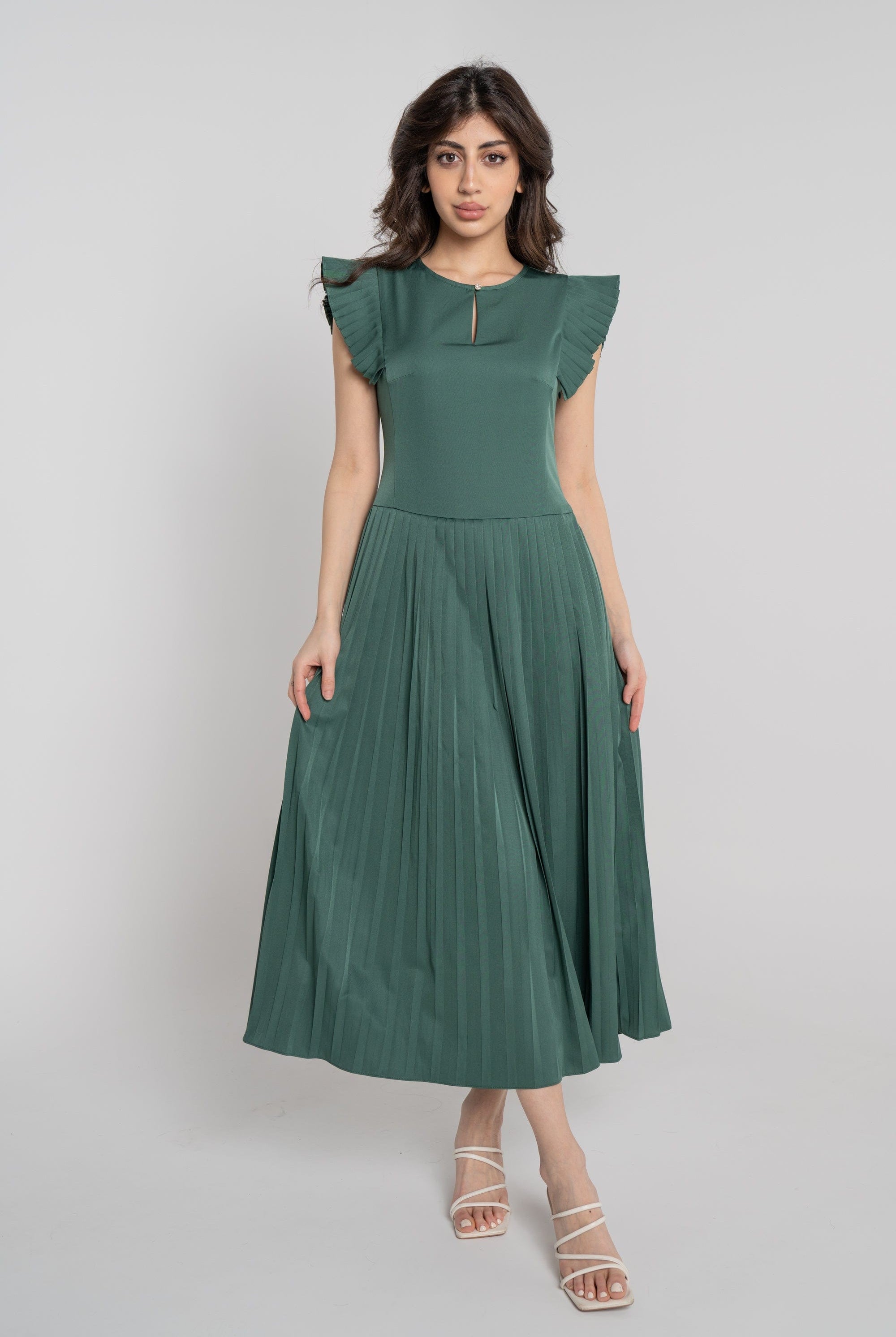 ميكا فستان ميدي فراشة بدون أكمام مزين بليسية