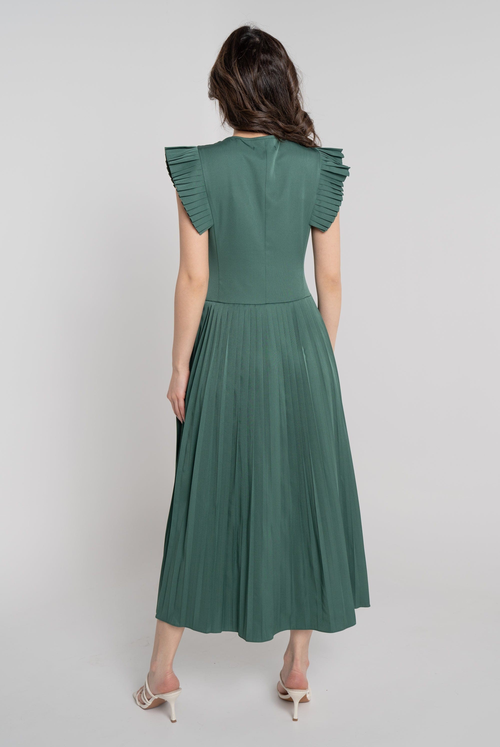 ميكا فستان ميدي فراشة بدون أكمام مزين بليسية