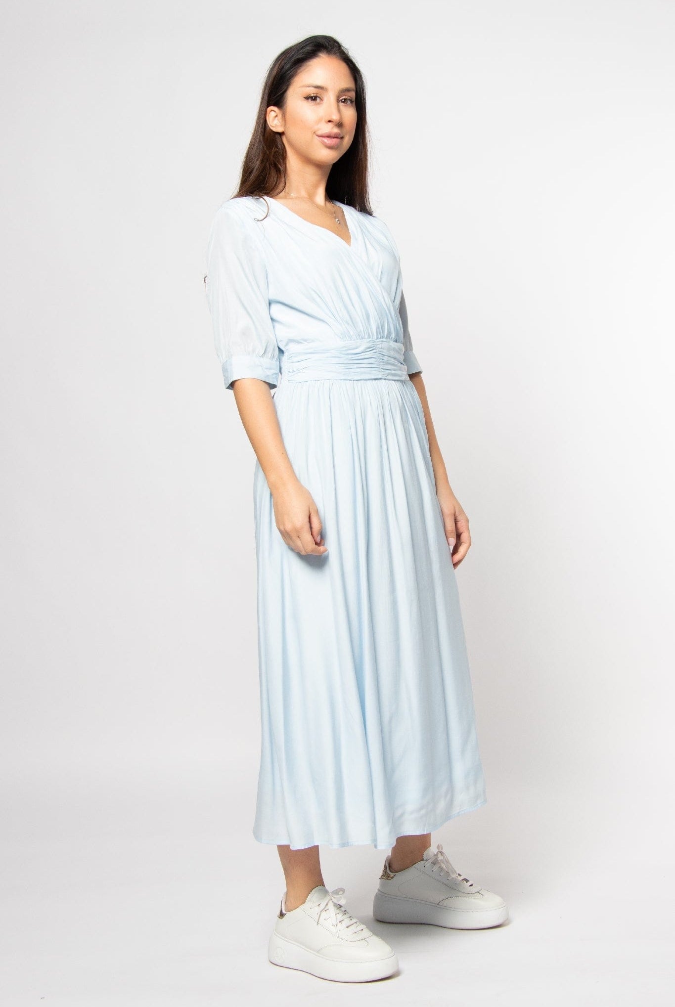 ميكا فستان ميدي كروازيه مخصر كم قصير