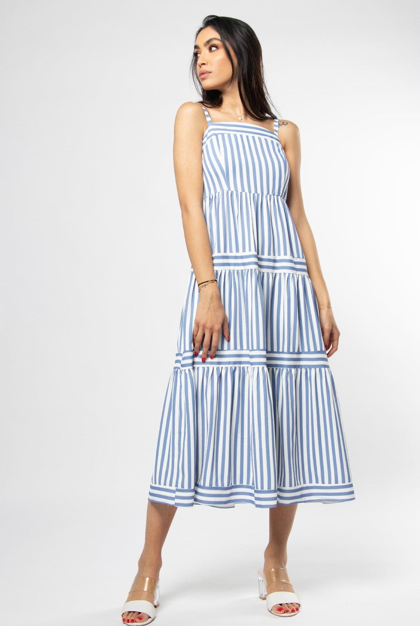 ميكا فستان ميدي بدون أكمام مقلم بالطول بحمالات