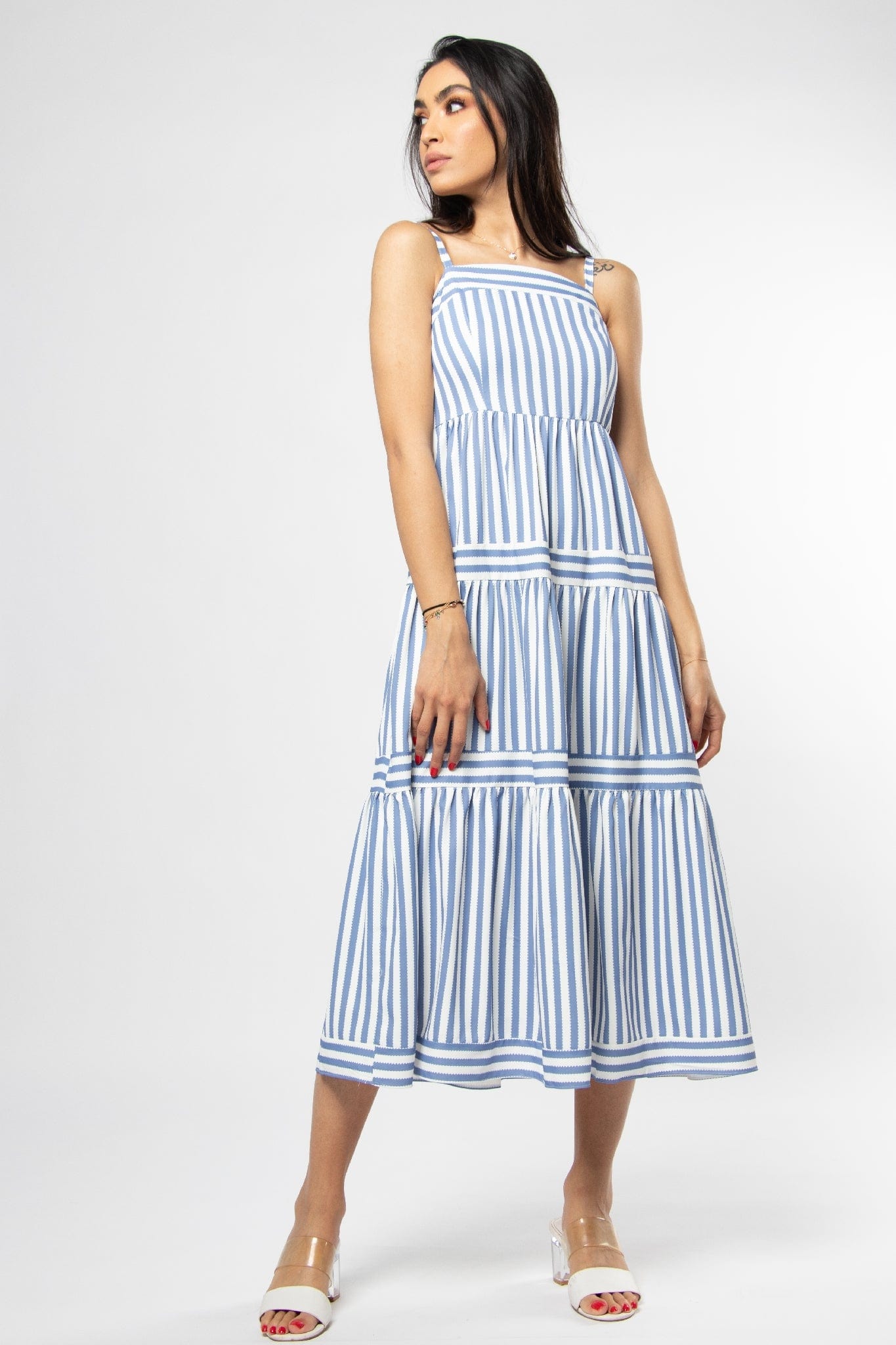 ميكا فستان ميدي بدون أكمام مقلم بالطول بحمالات