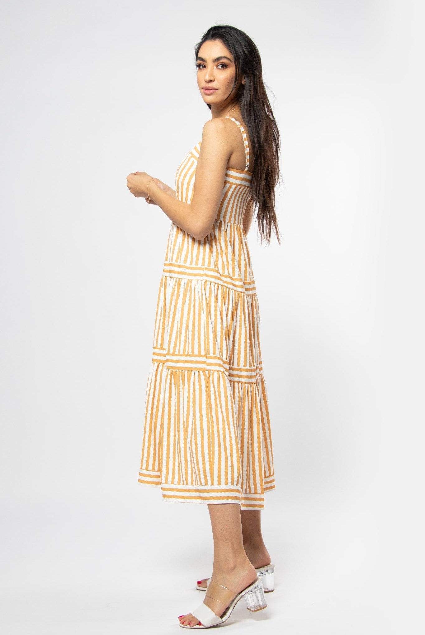 ميكا فستان ميدي بدون أكمام مقلم بالطول بحمالات