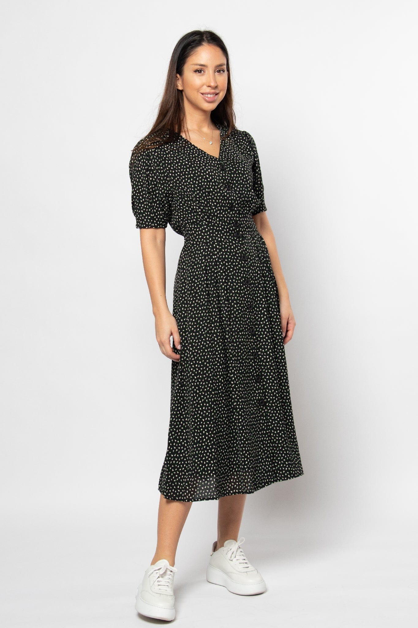 ميكا فستان ميدي كاجوال منقط بزراير أمامية بكم قصير