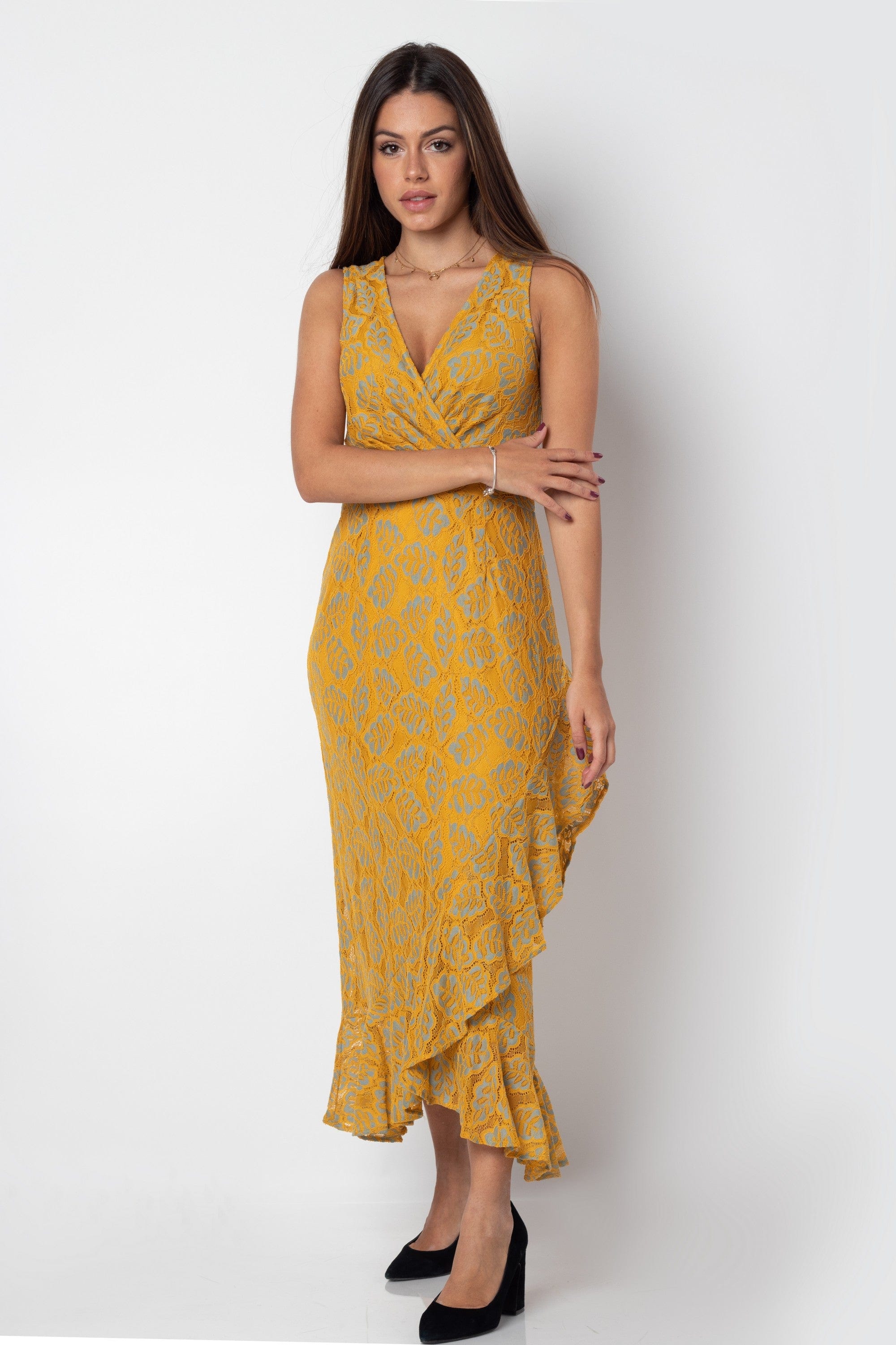 ميكا فستان ميدي ملفوف منقوش بفتحة صدر v بدون كم