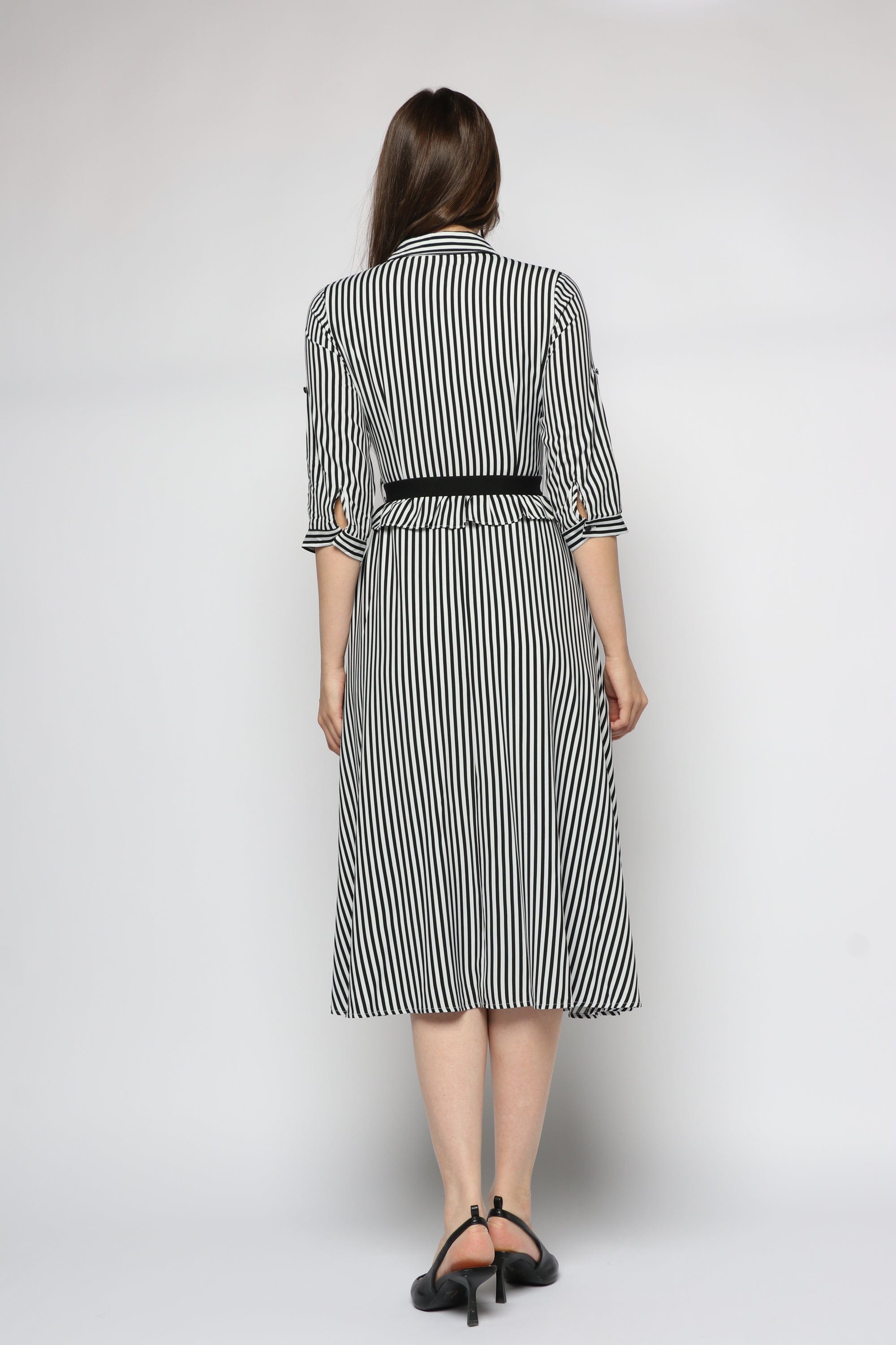 ميكا فستان ميدي مخطط بالطول مع حزام على الوسط