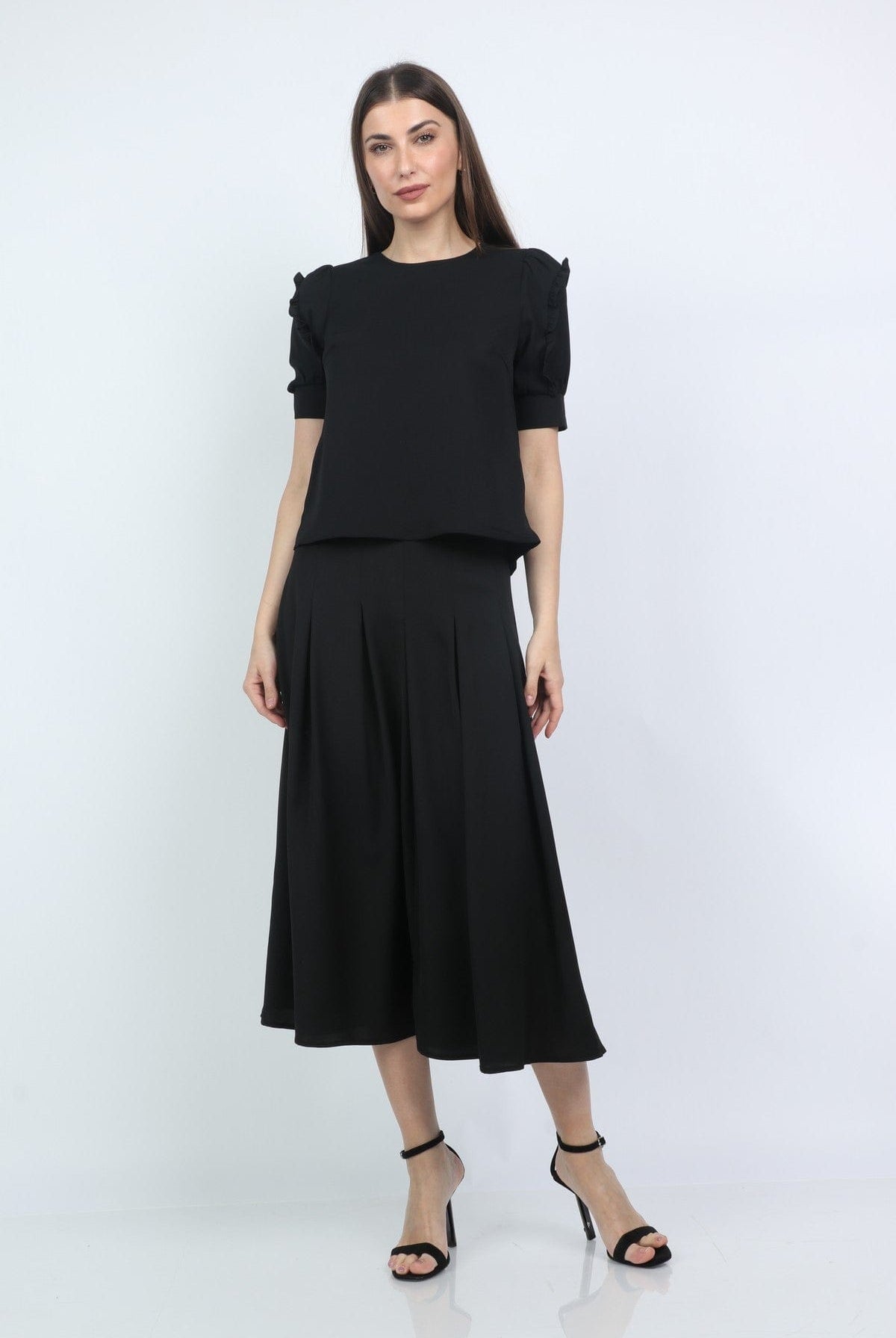 ميكا بلوزة سادة كم قصير مكشكشة نسائي