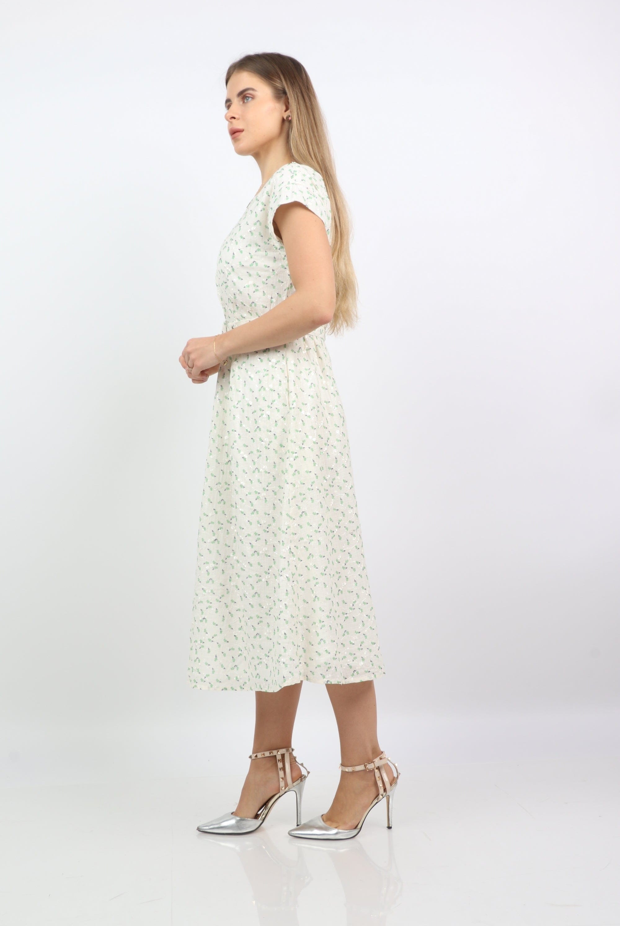 ميكا فستان ميدي منقوش بكم قصير