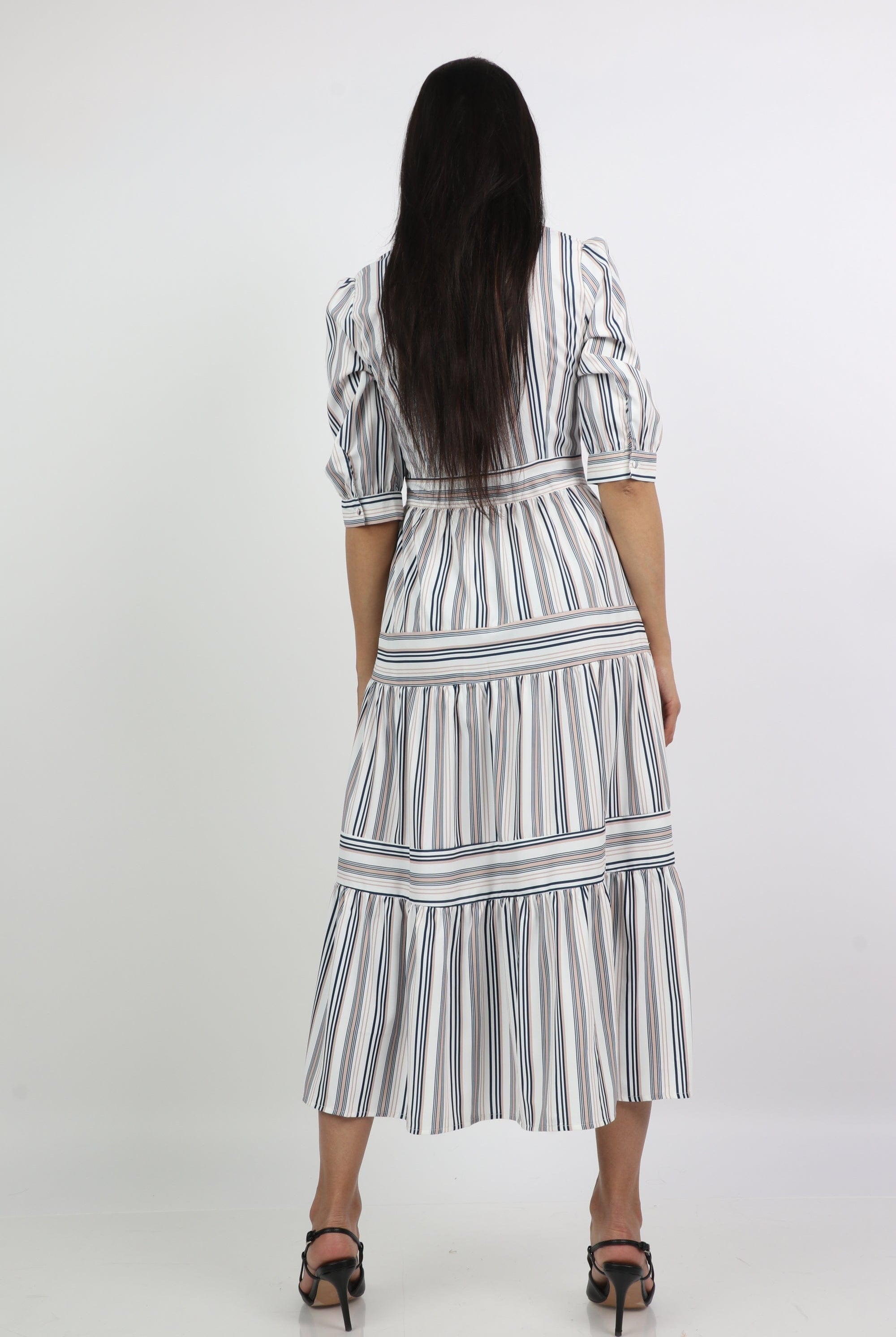 ميكا فستان ميدي مقلم بالعرض والطول كم قصير