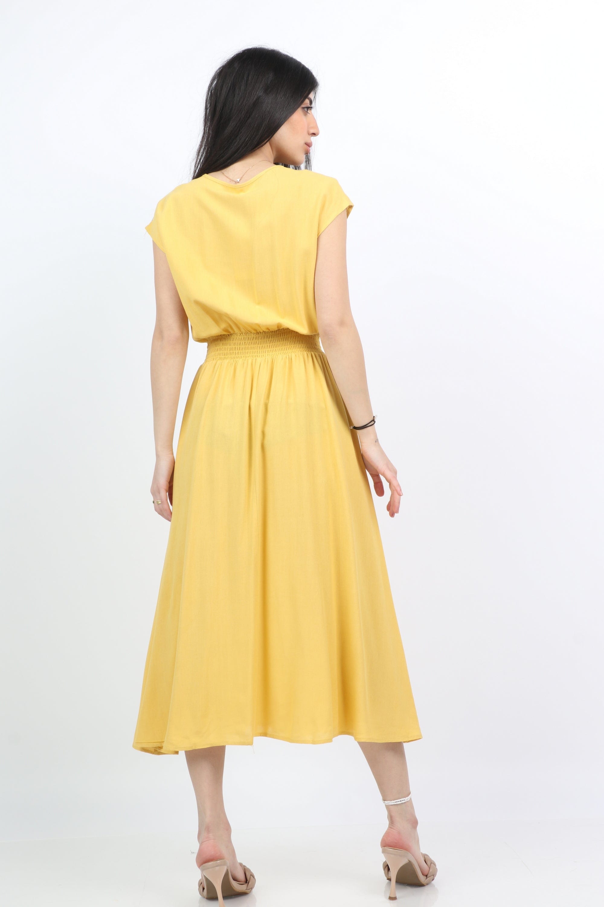 ميكا فستان ميدي خصر بكم قصير