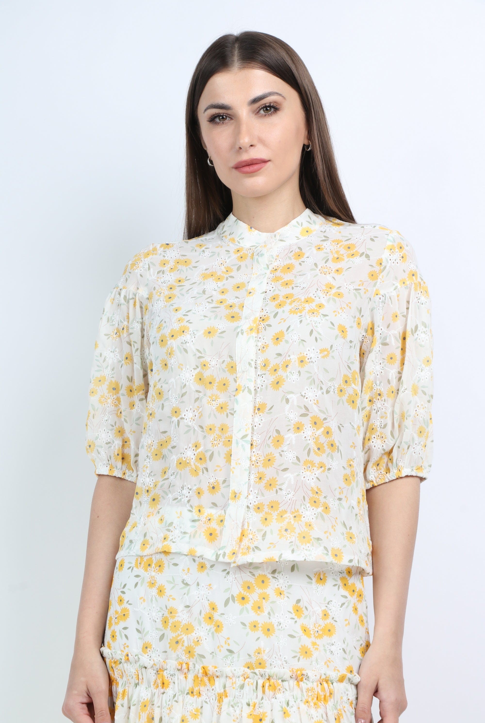 ميكا بلوزة مشجرة بياقة قصيرة نص كم منفوخ نسائية