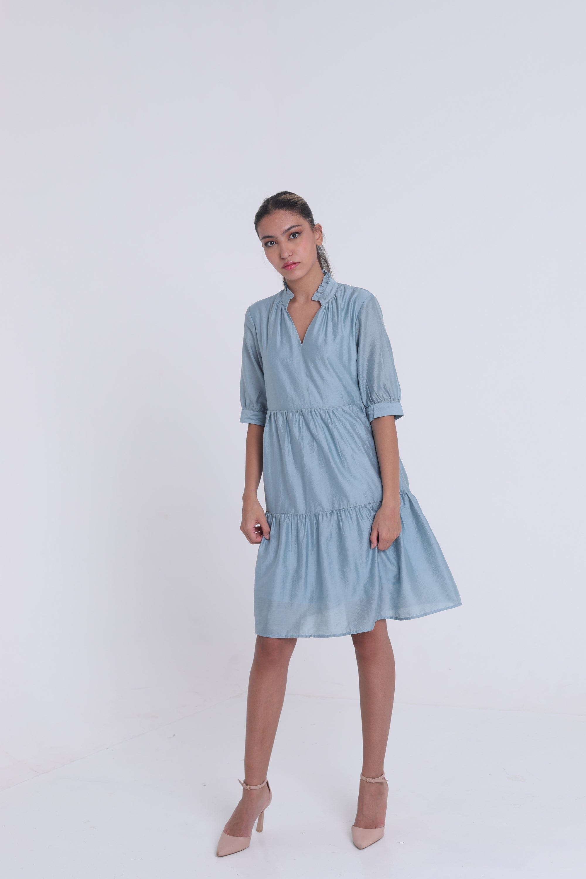 ميكا فستان قصير واسع كلوش فتحة رقبة سبعة كم قصير