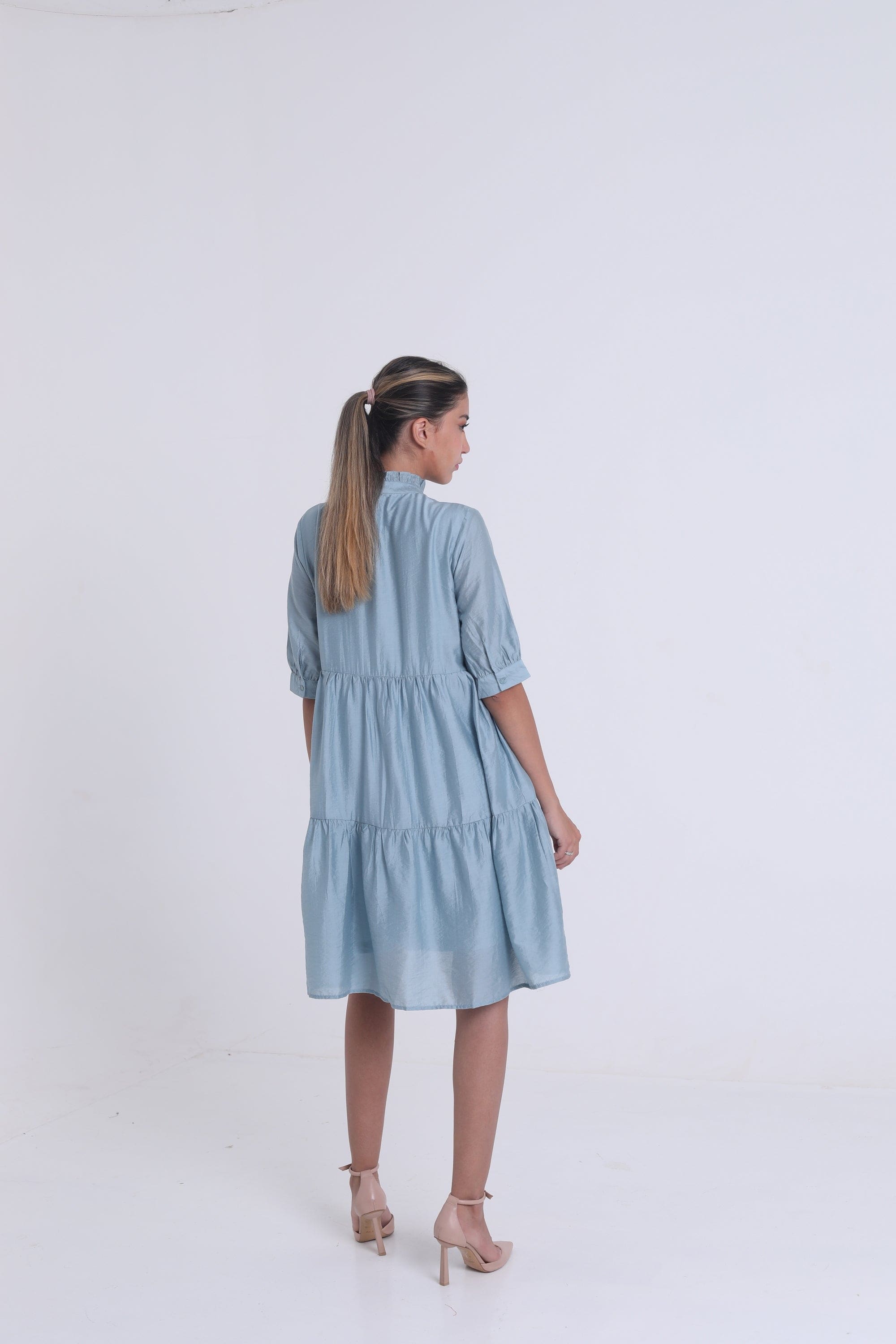 ميكا فستان قصير واسع كلوش فتحة رقبة سبعة كم قصير