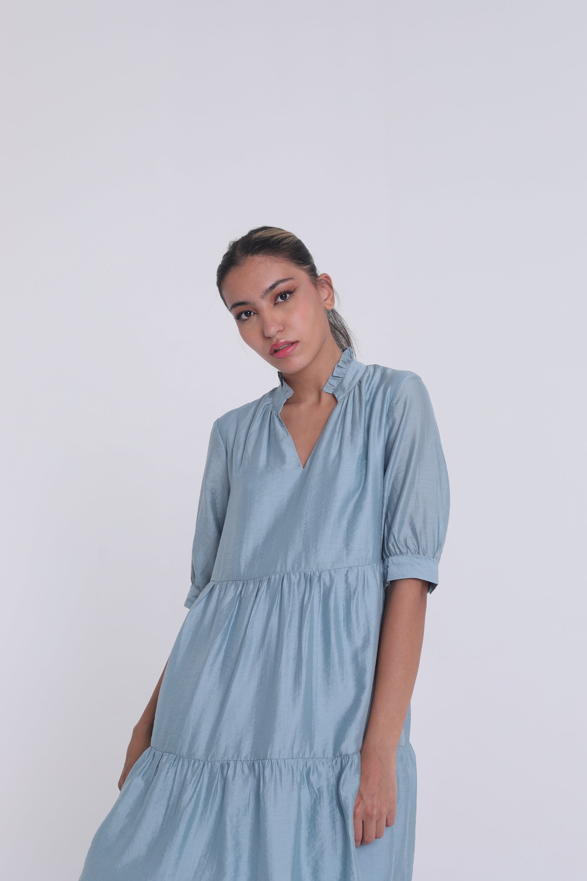 ميكا فستان قصير واسع كلوش فتحة رقبة سبعة كم قصير