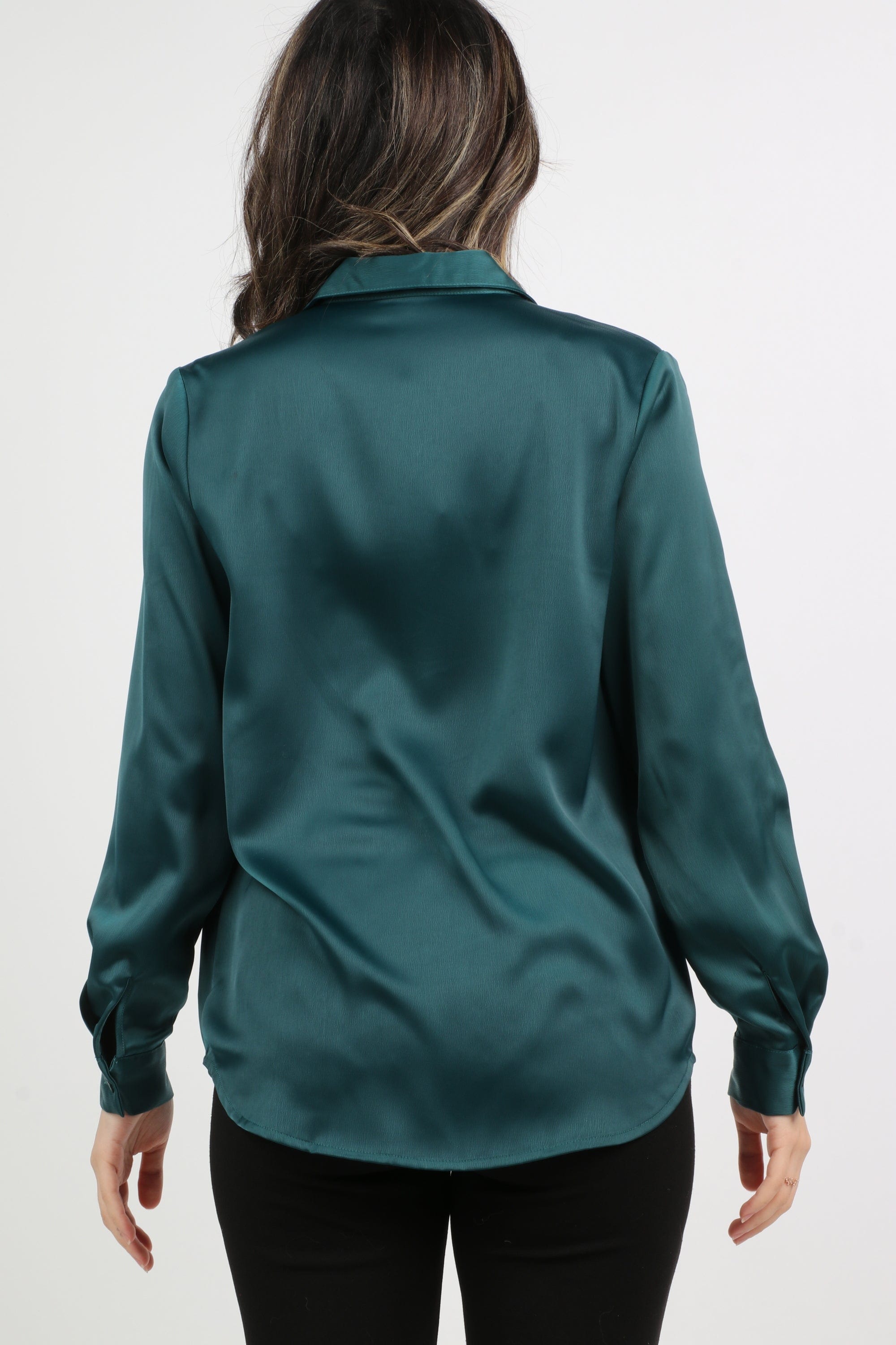 ميكا قميص ناعم سادة كم طويل نسائي