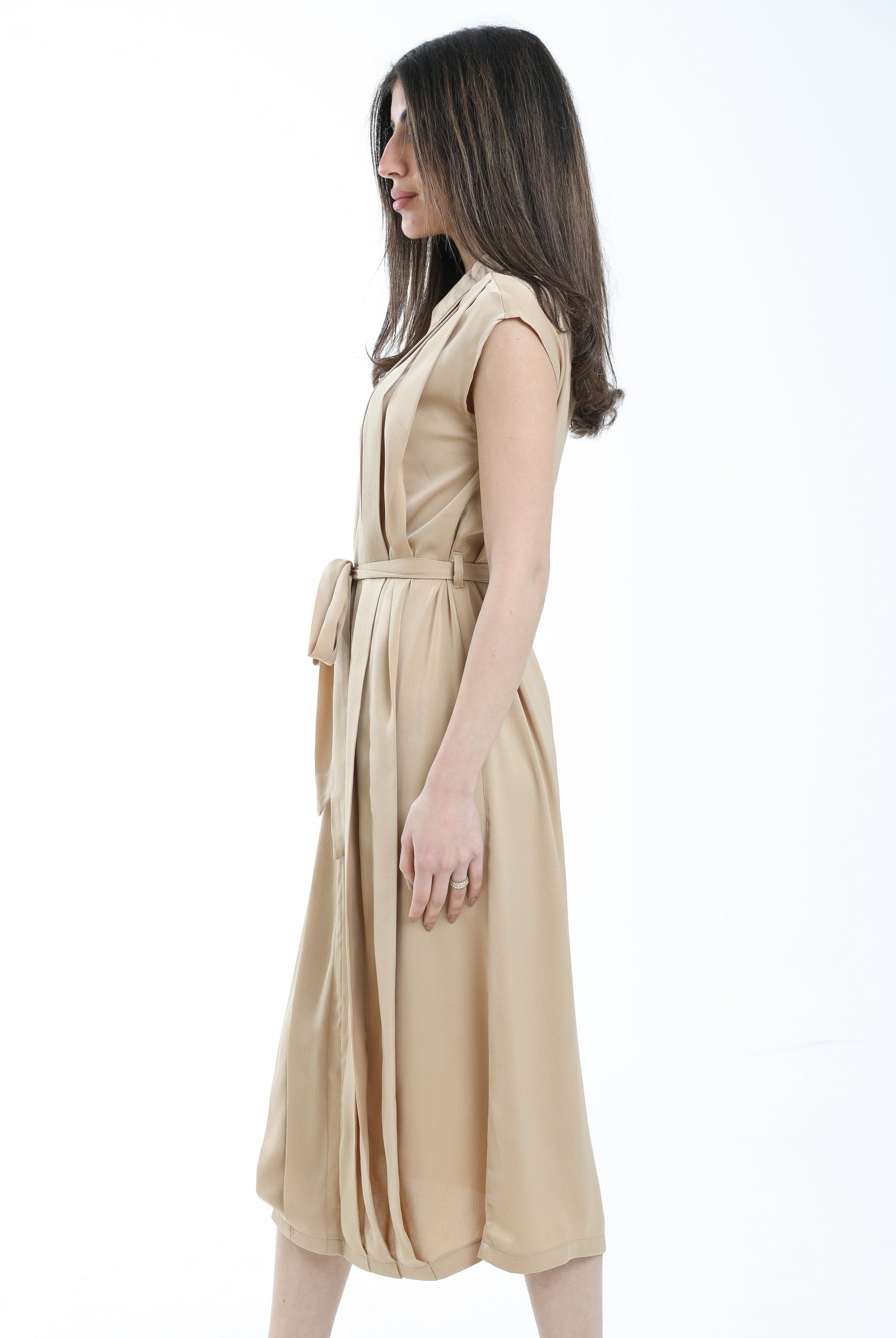 ميكا فستان ميدي سادة بكسرات مخصر بحزام على الوسط كم قصير نسائي