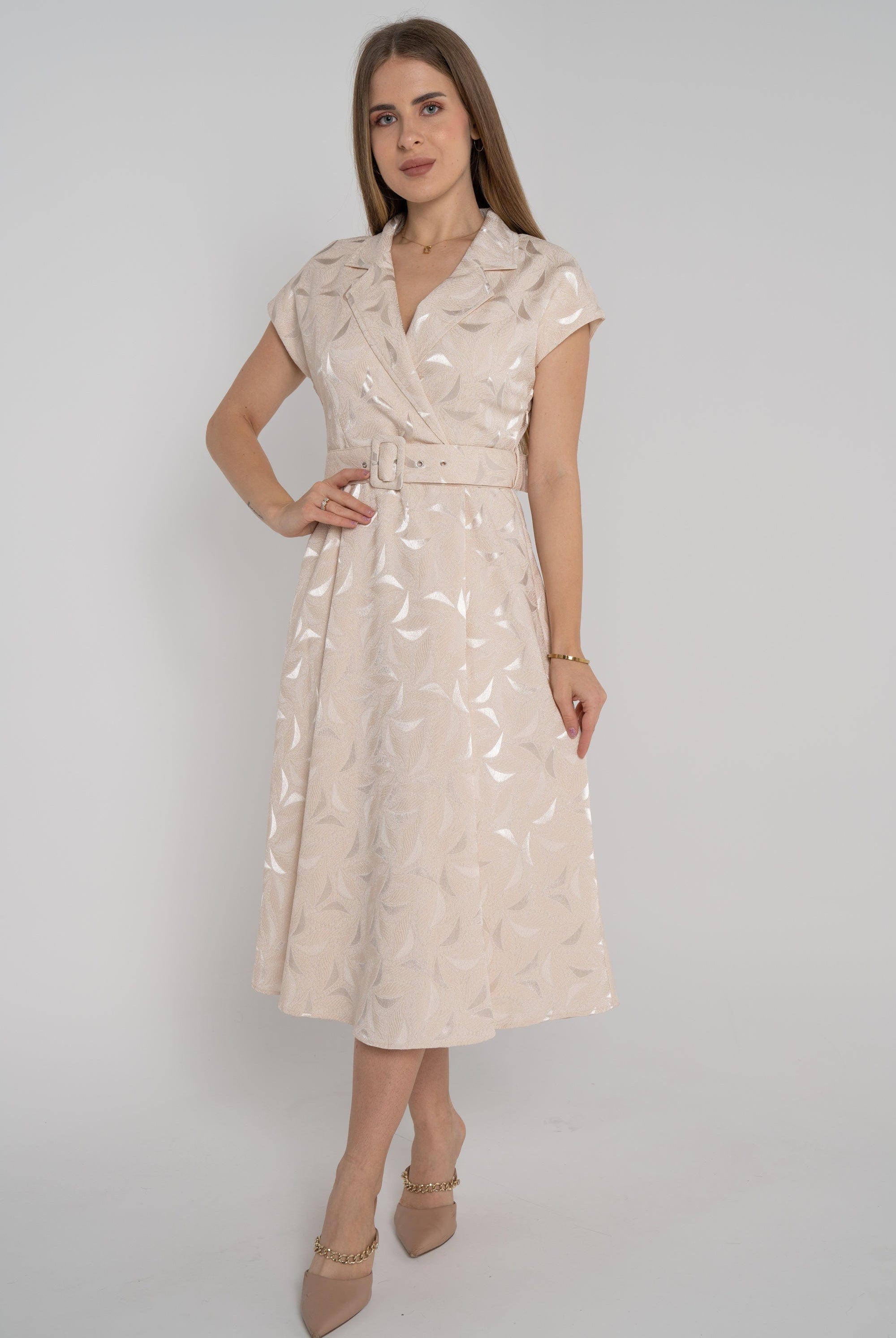 ميكا فستان ميدي بأكمام قصيرة منقوش لف