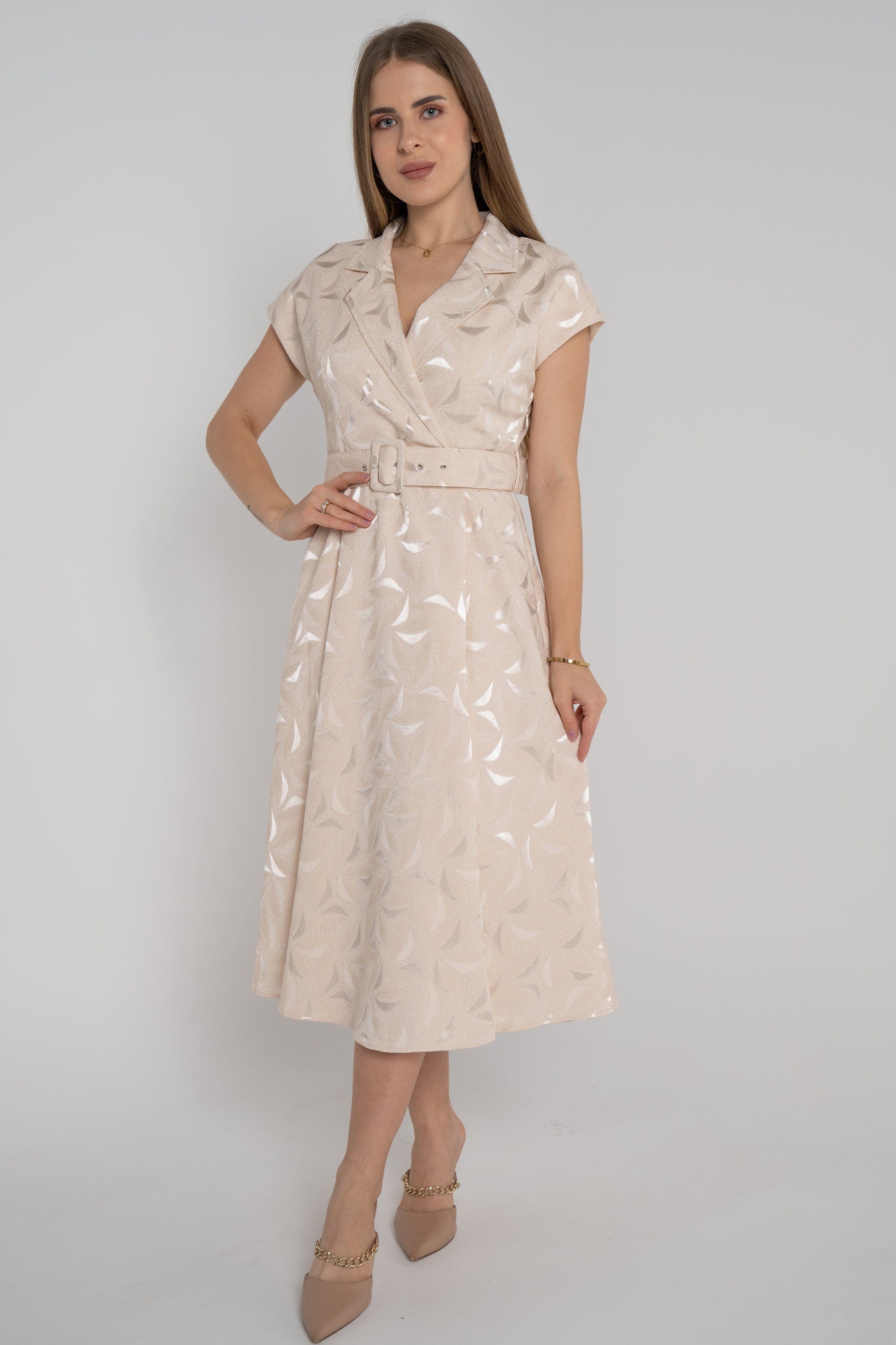 ميكا فستان ميدي بأكمام قصيرة منقوش لف