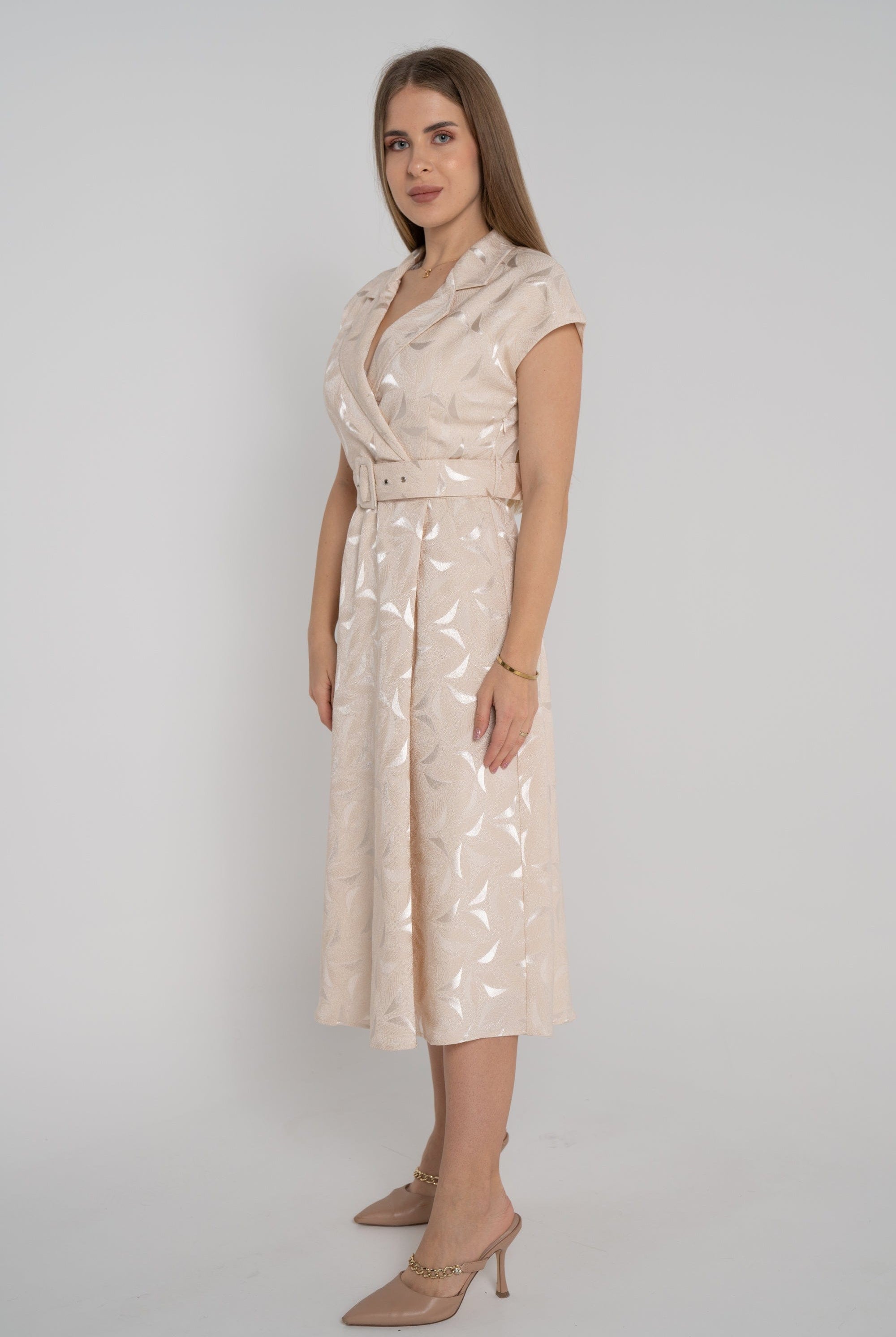 ميكا فستان ميدي بأكمام قصيرة منقوش لف