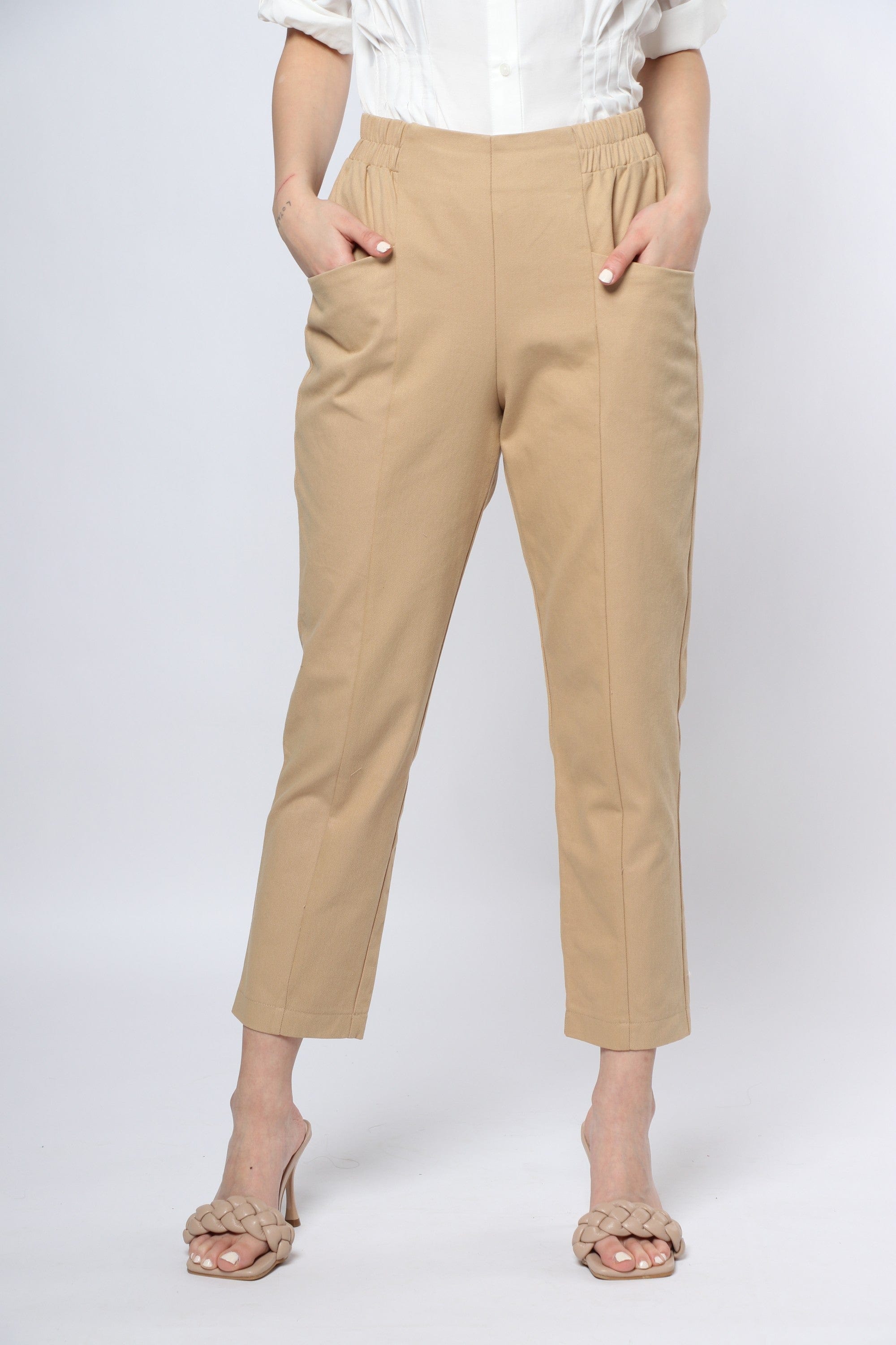 ميكا بنطلون كلاسيك سادة بجيوب جانبية نسائي