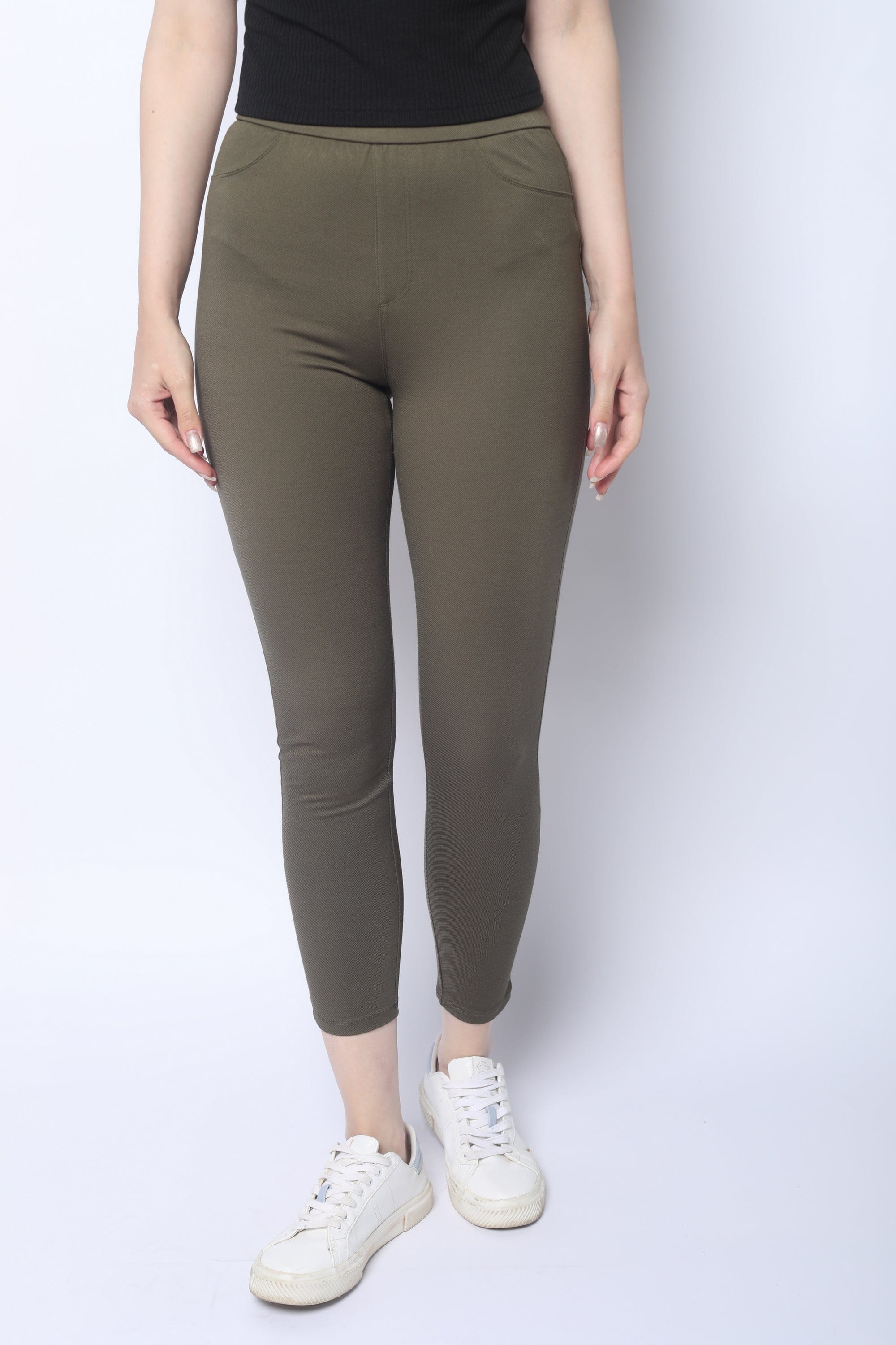 ميكا بنطلون ليقنز مزموم سادة نسائي