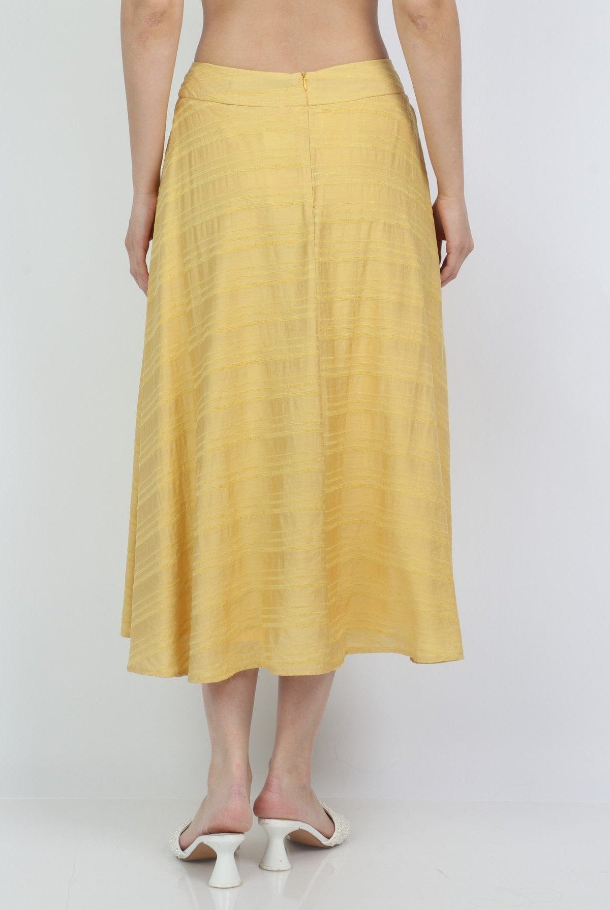 ميكا تنورة ميدي مخططة بالعرض بطيات عريضة