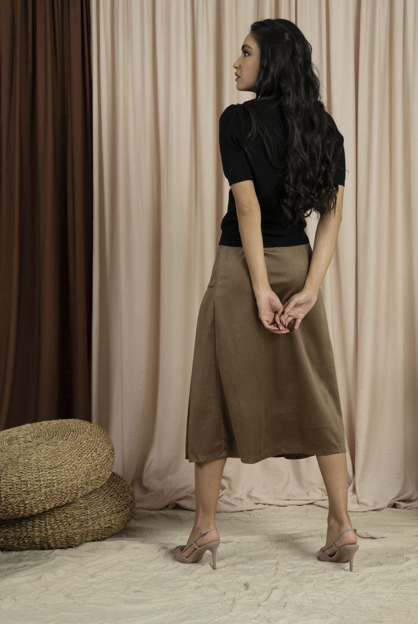 ميكا تنورة ميدي كلوش من الجوانب نسائي