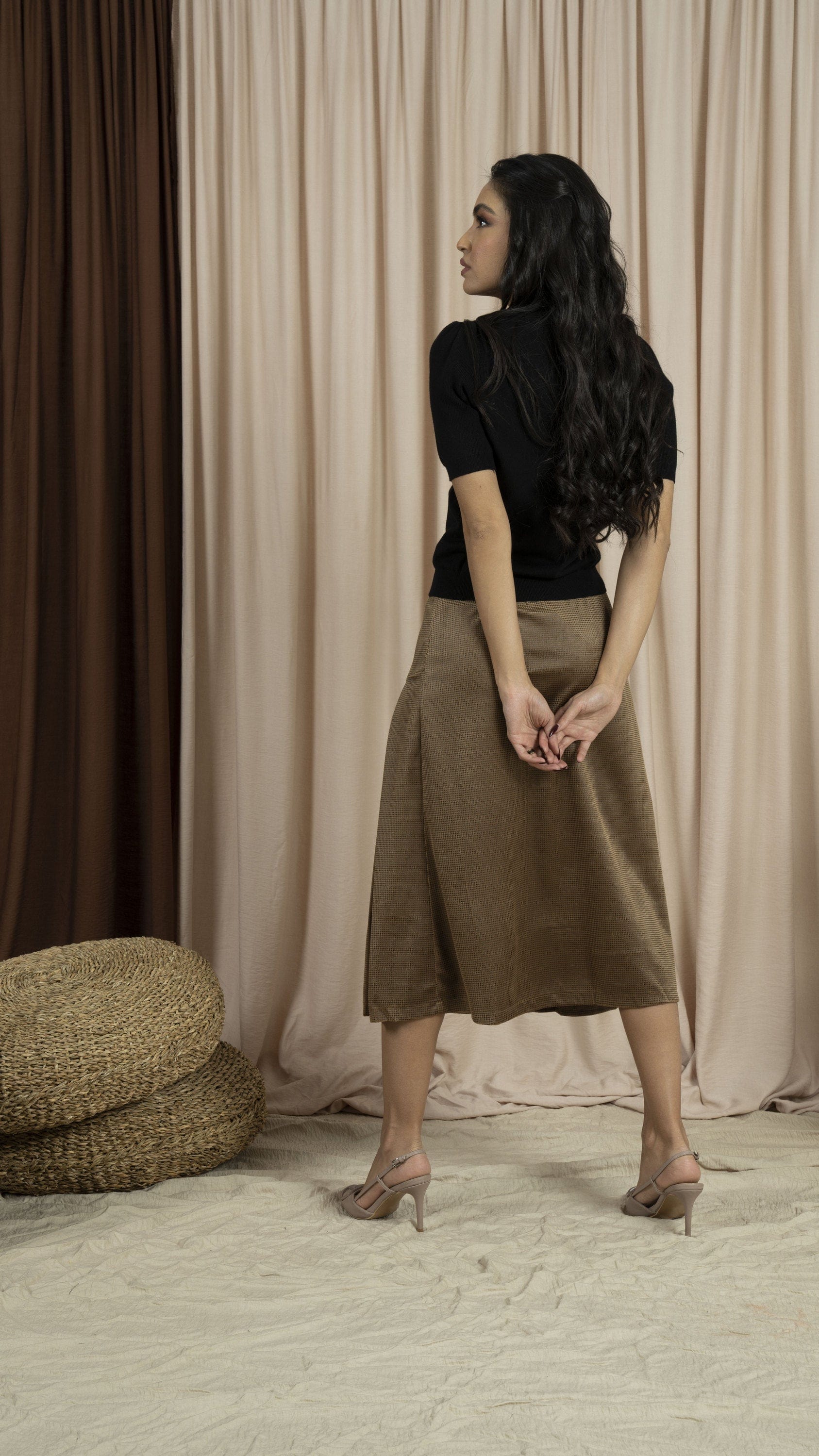 ميكا تنورة ميدي كلوش من الجوانب نسائي