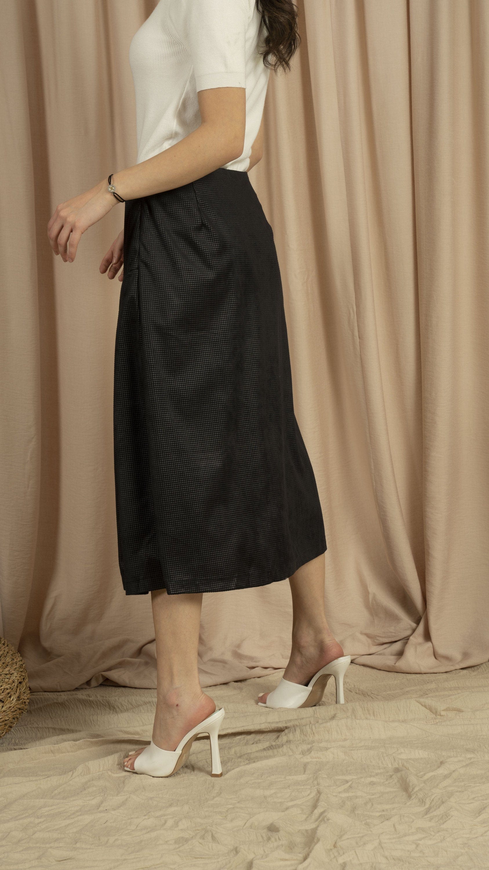 ميكا تنورة ميدي كلوش من الجوانب نسائي