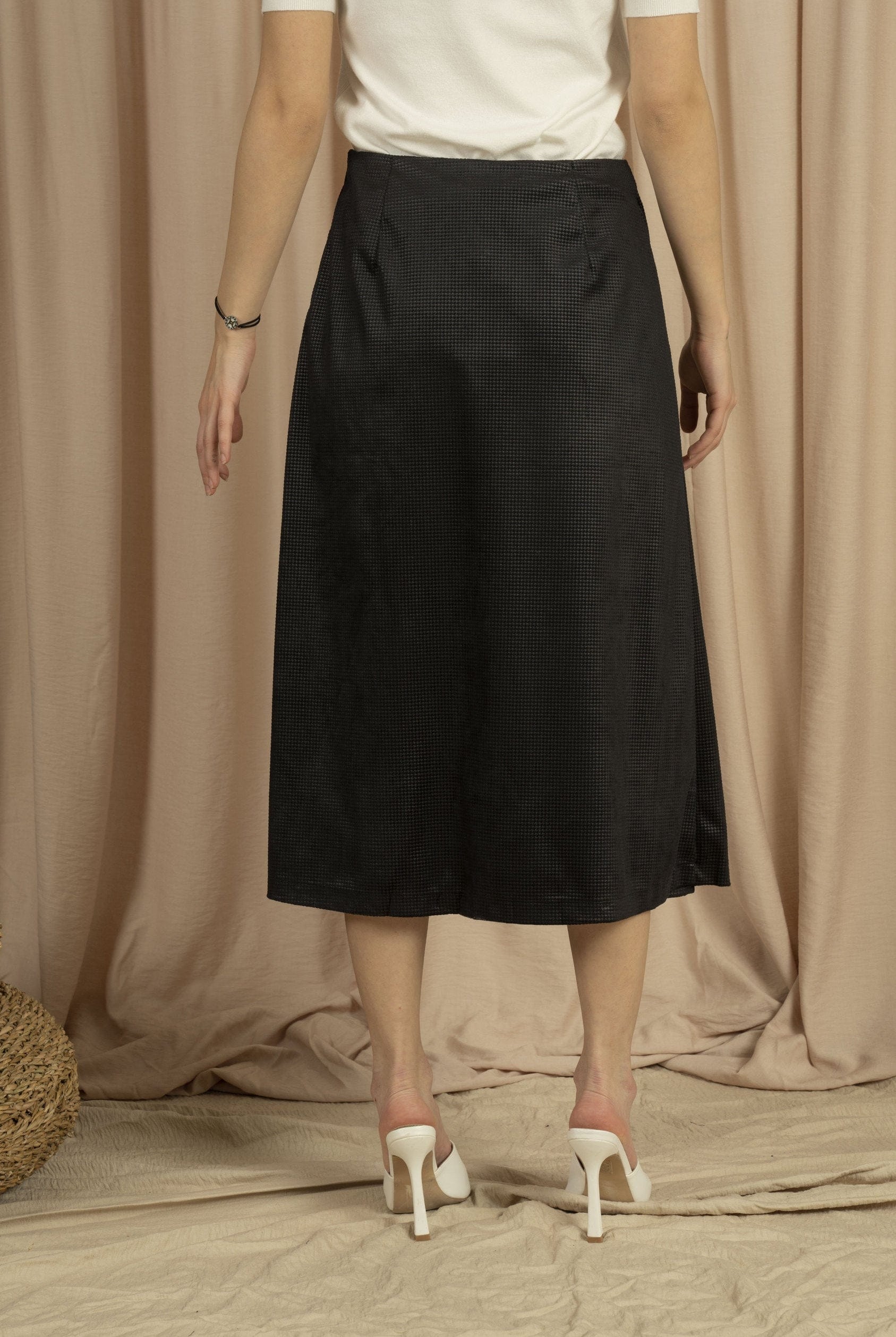 ميكا تنورة ميدي كلوش من الجوانب نسائي