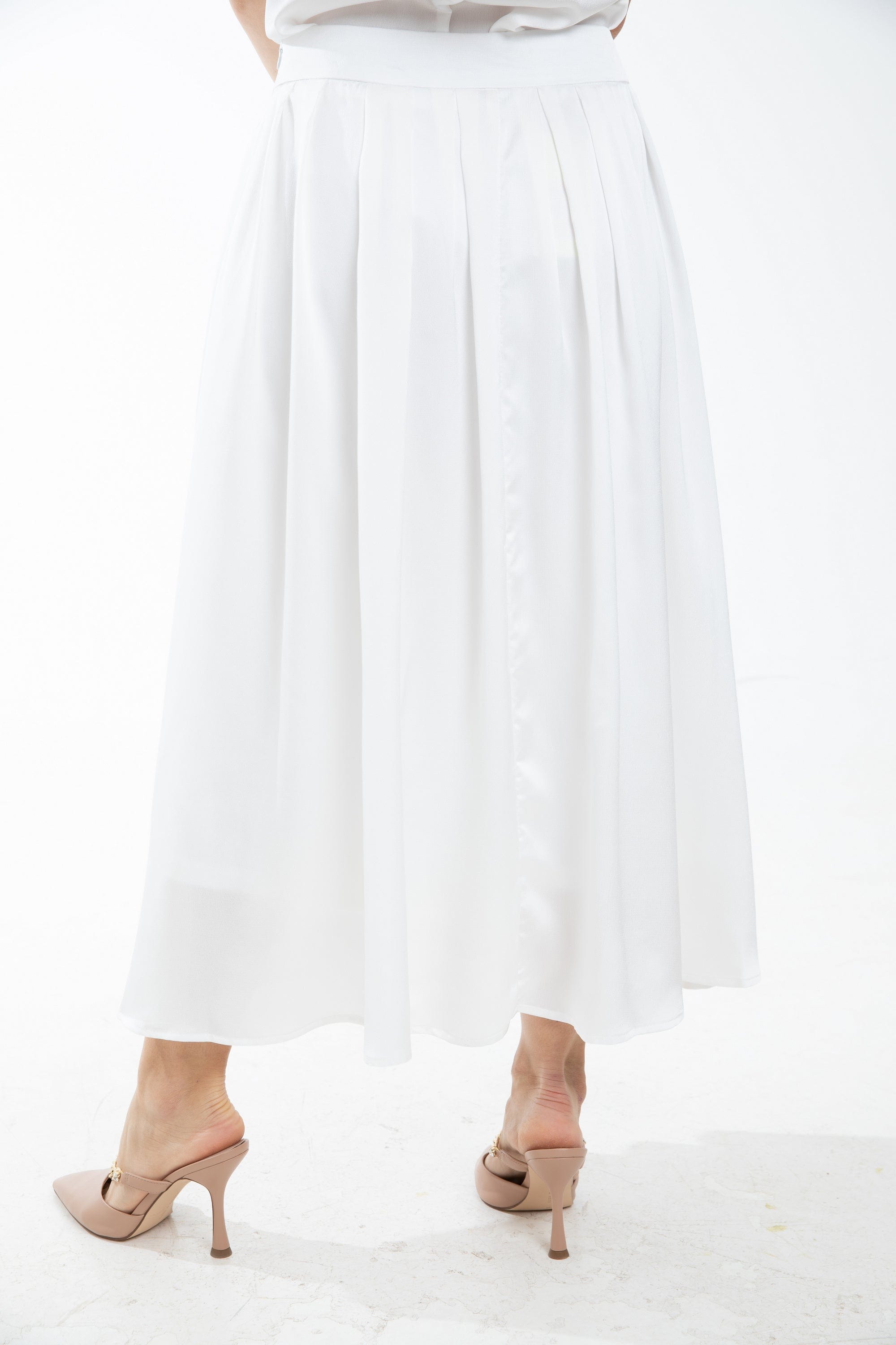 ميكا تنورة ميدي سادة بكسرات عريضة نسائية