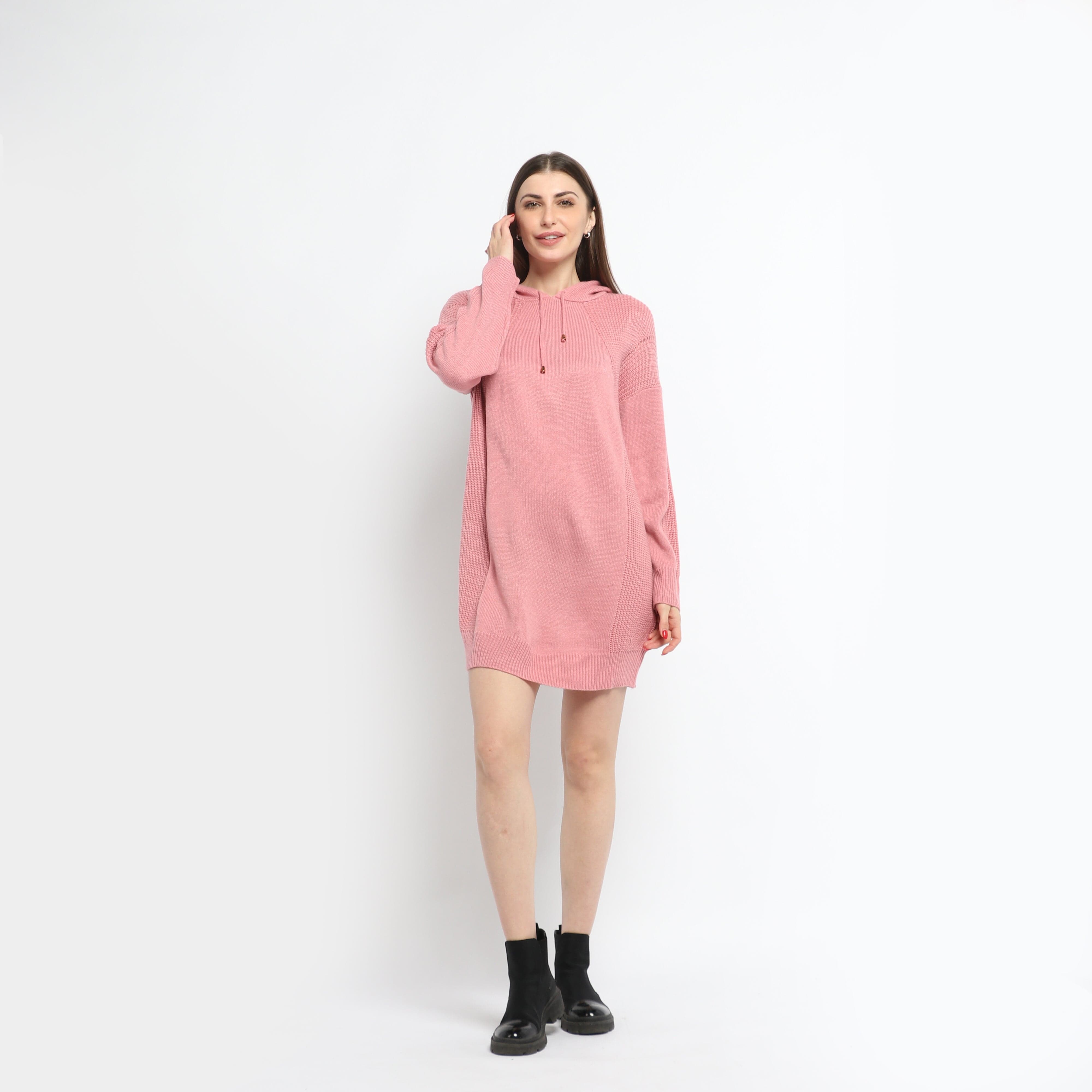 ู
ููุง ุจููุฒุฉ ุทูููุฉ ุดุชูู ู
ุน ูุจุนุฉ ูู
ุทููู ูุณุงุฆู