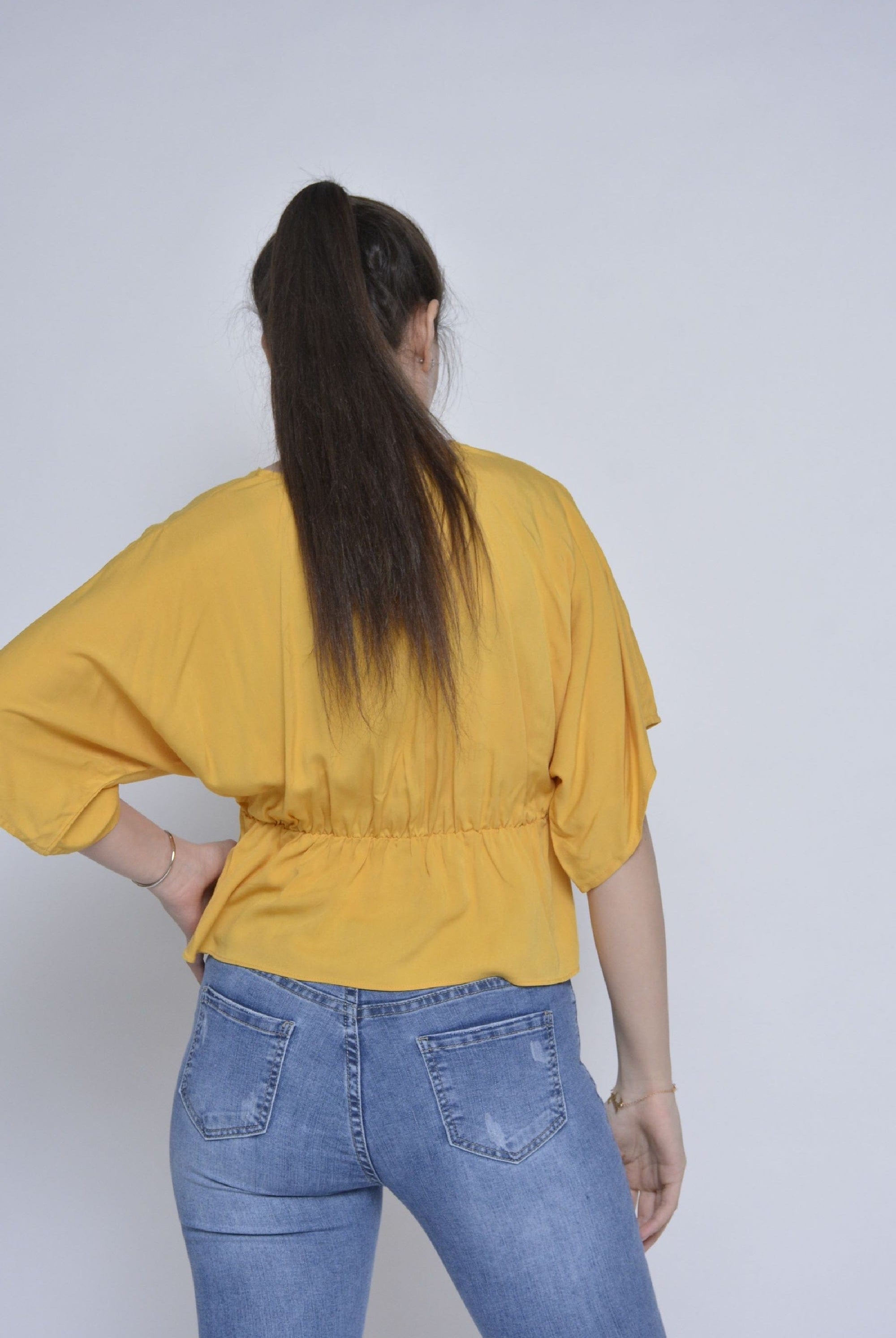 ميكا بلوزة واسعة ملفوفة بخصر 3/4 كم واسع نسائي