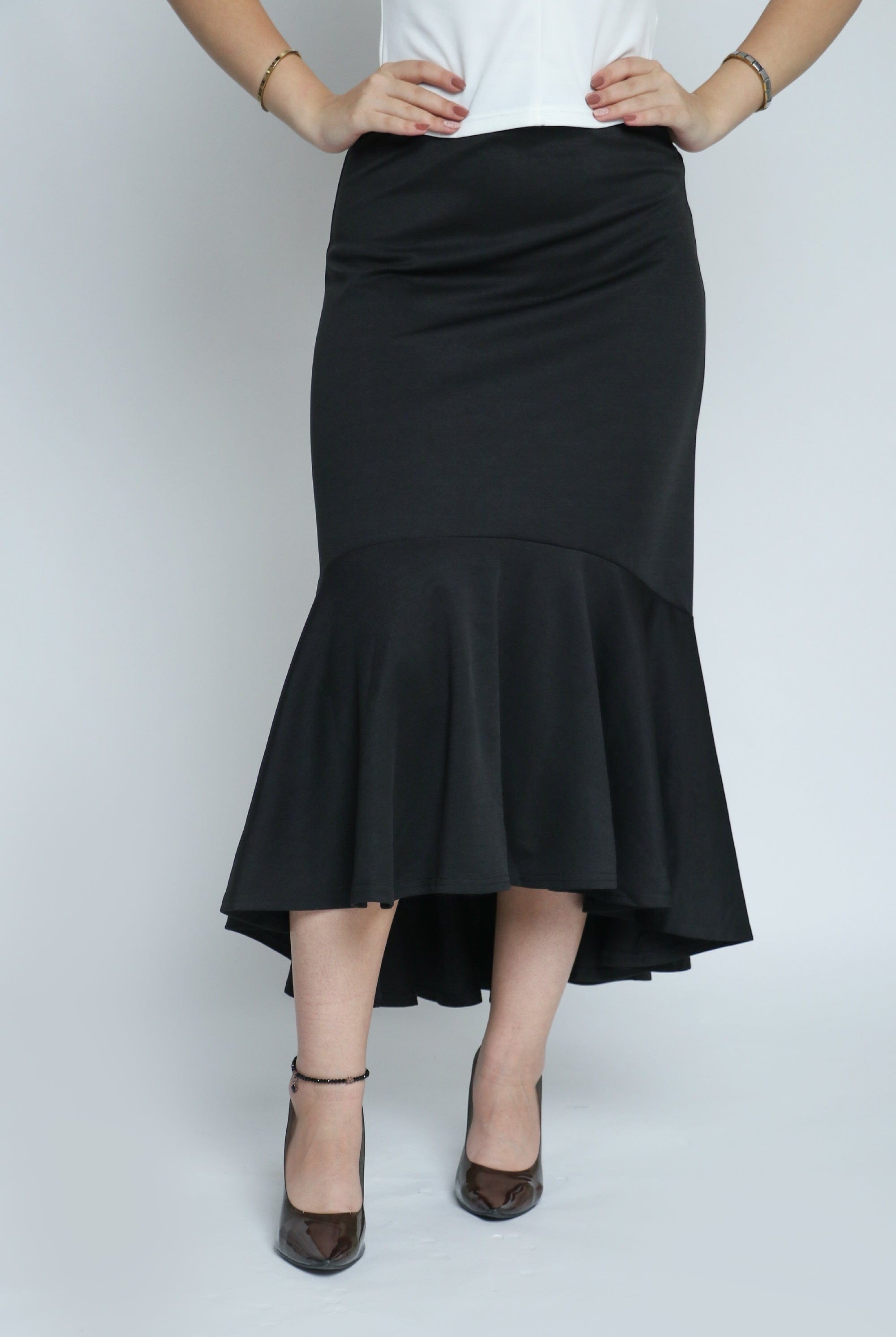 ميكا تنورة متوسطة الطول كشكش من الأسفل طويلة من الخلف قصير من الأمام