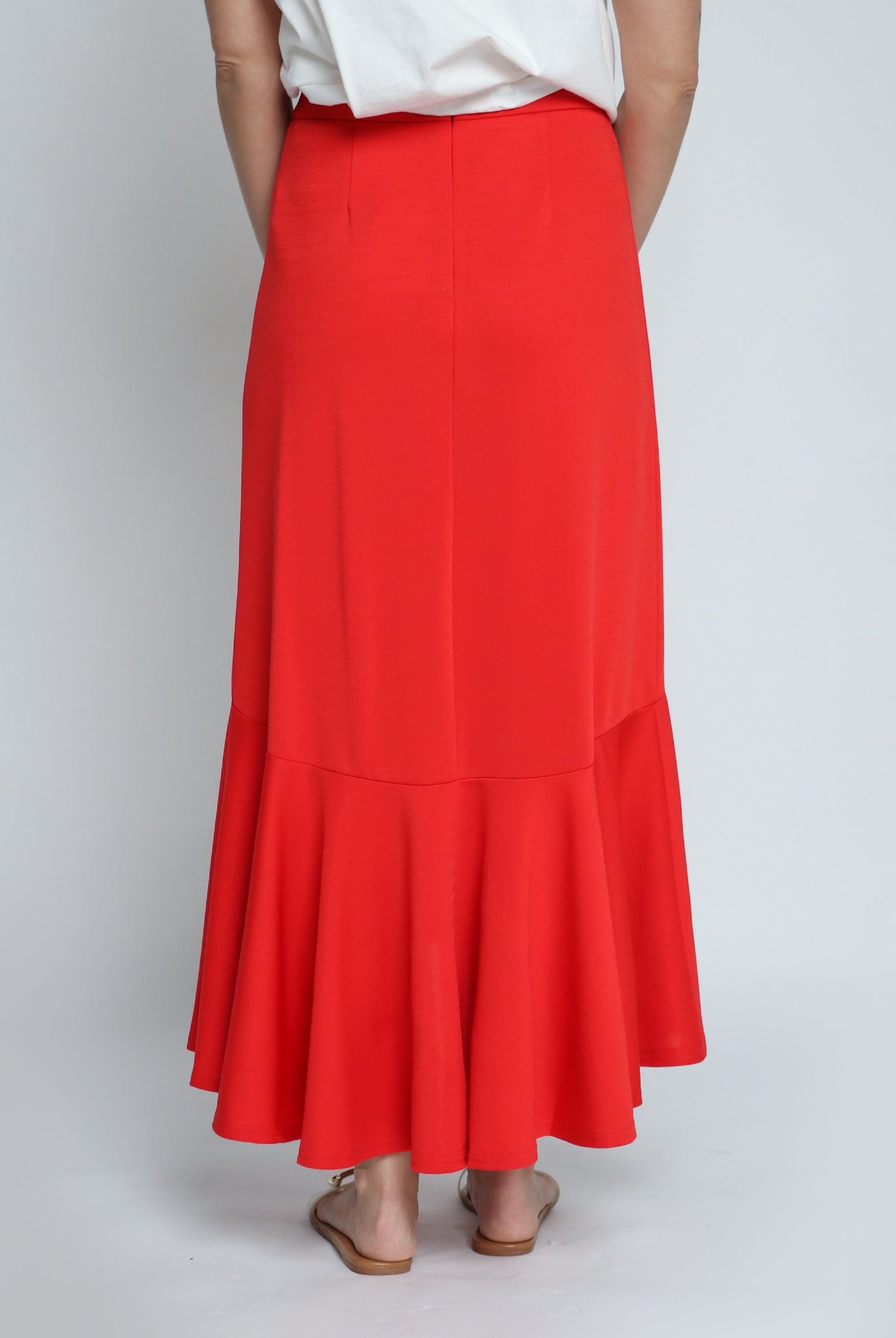 ميكا تنورة متوسطة الطول كشكش من الأسفل طويلة من الخلف قصير من الأمام