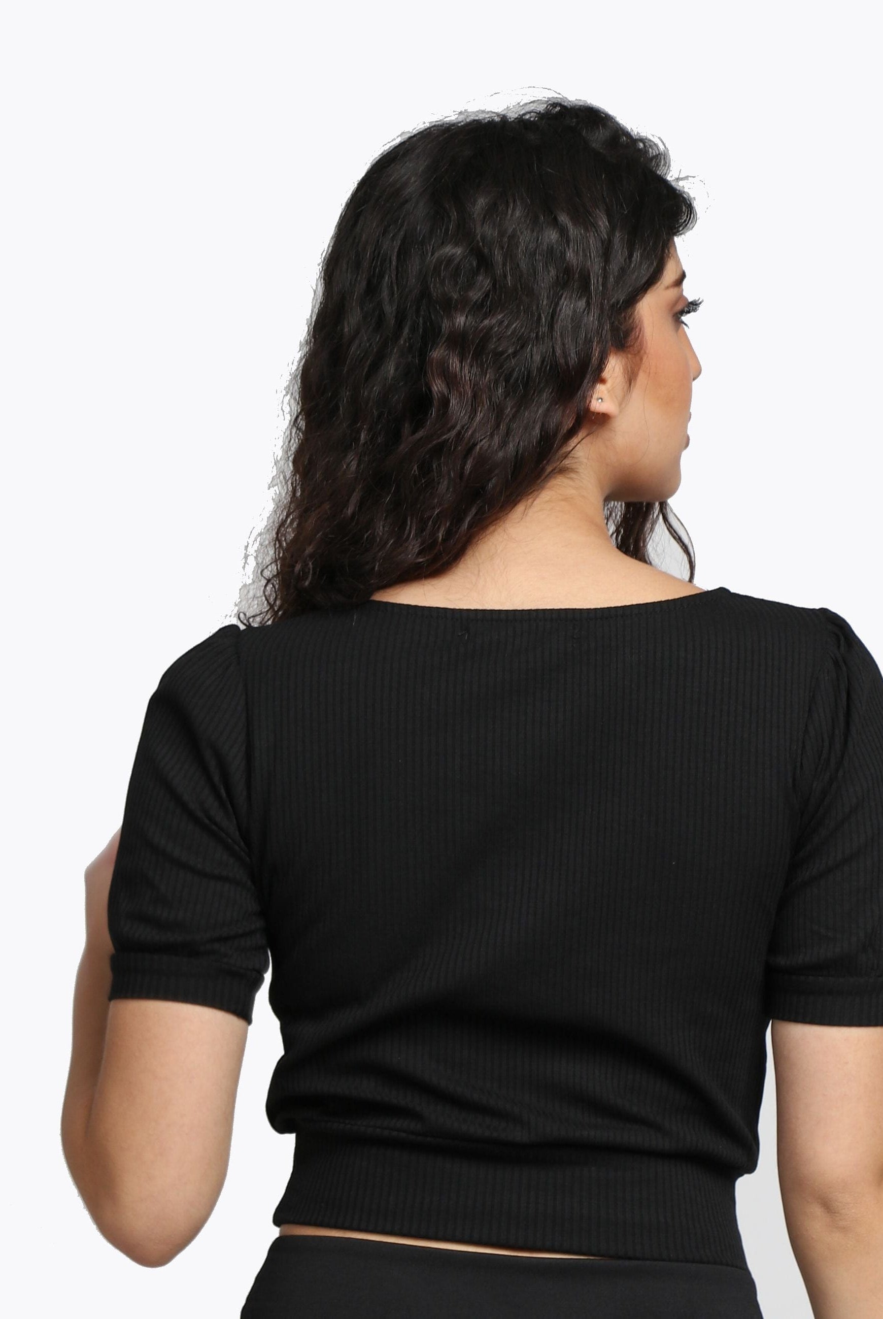 ميكا بلوزة سادة مضلعة بأكمام قصيرة نسائية