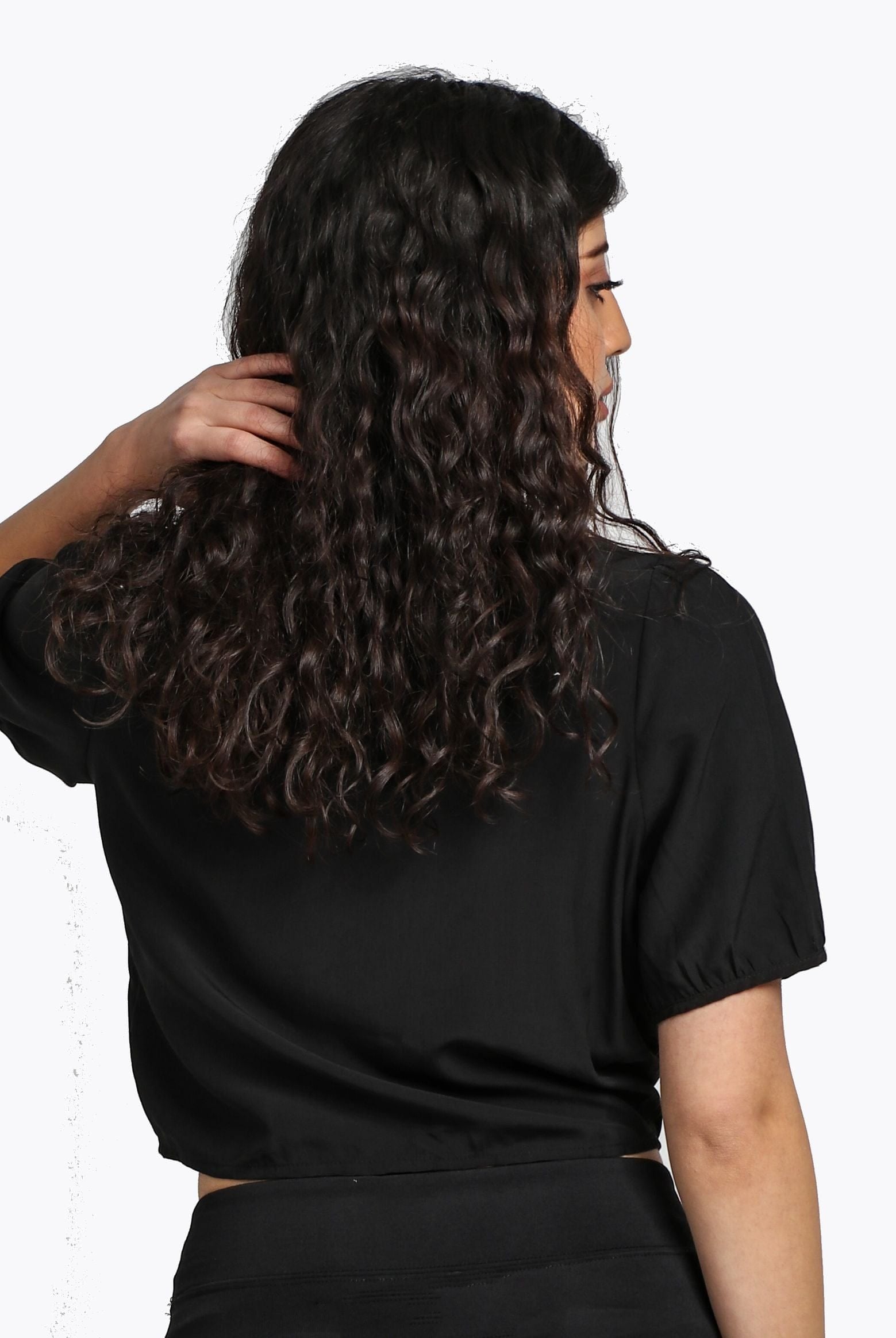 ميكا بلوزه كروب توب بربطة أمامية مزينة بأزرار نص كم نسائي